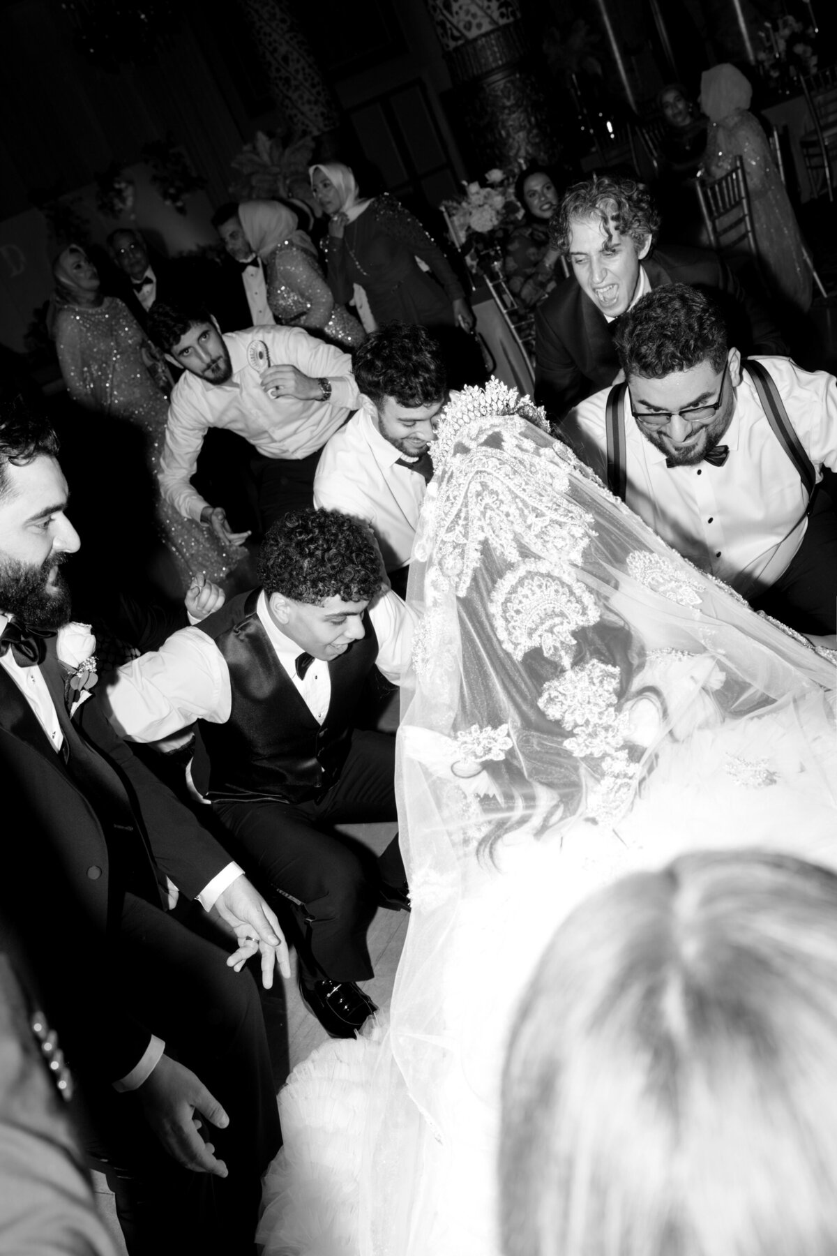 Berlez-Aspen-Avenue-Chicago-Wedding-Photographer-Windy-City-Wedding-Dance-Fulton-West-Event-Christmas-Session-204