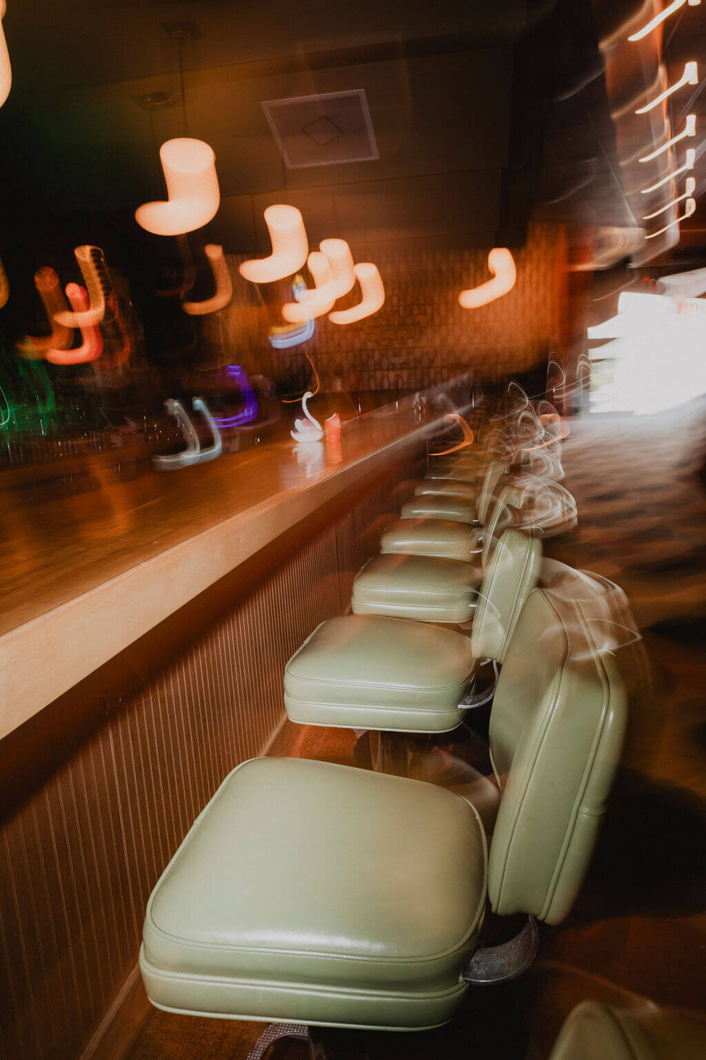 05.eastside-bowl-bowling-alley-prom-inspired-wedding-modern-vintage-events