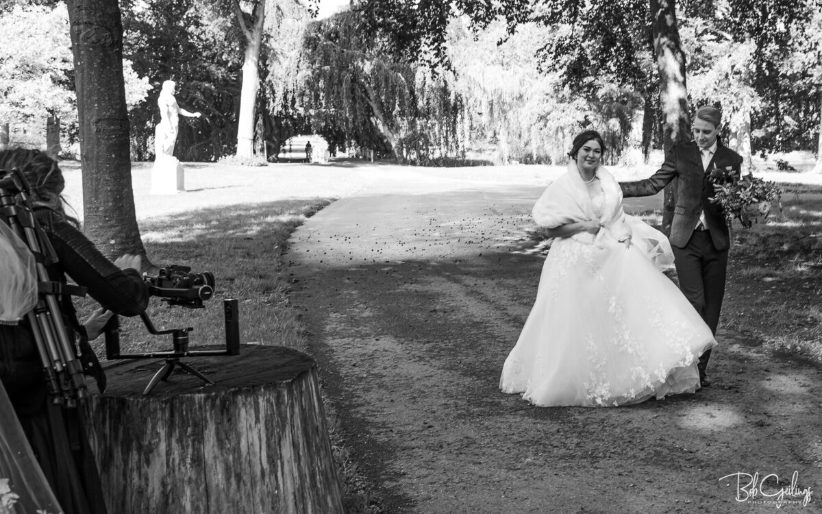 Bruidspaar Kasteel de Haar_Martin en Stephanie_zwart wit videograaf rechts