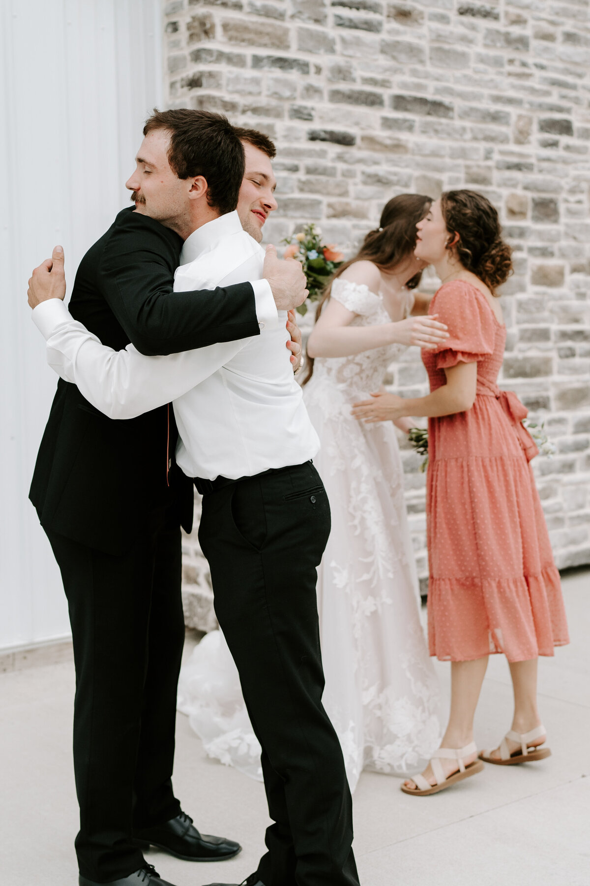 kraber-the-gathering-grounds-iowa-wedding-121
