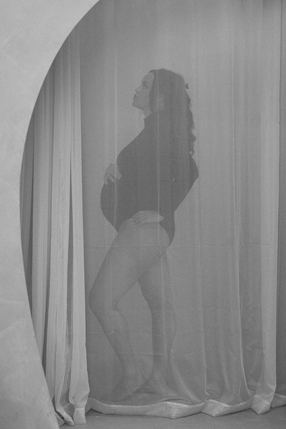 fine-art-in-studio-maternity-portraits-19