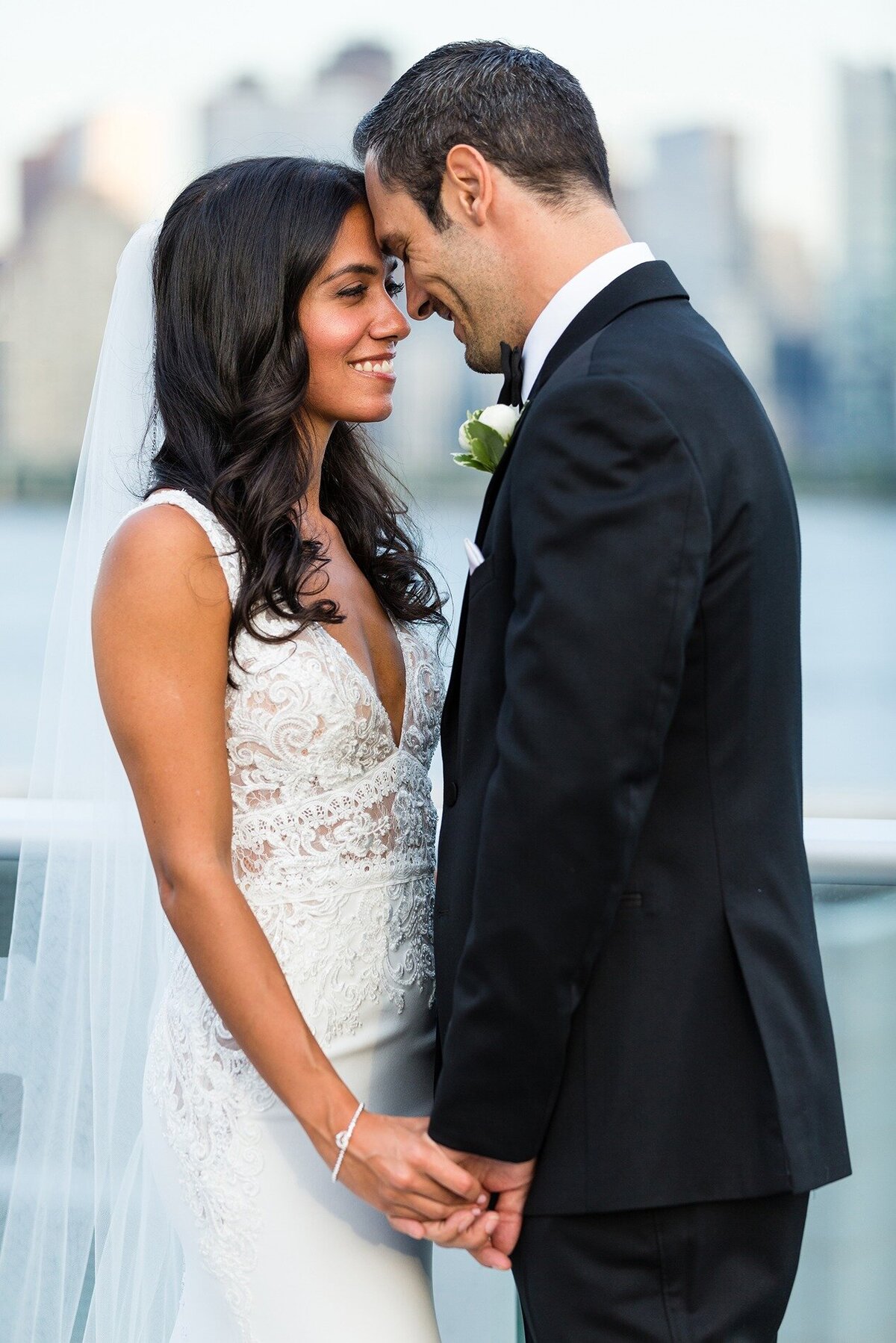 bride-and-groom-foreheads-touching-envue-hotel