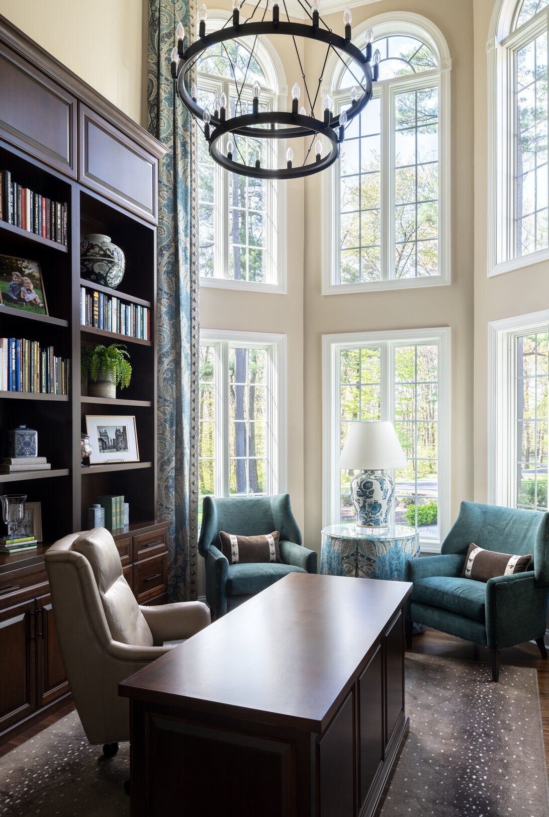 nolf_lores_office_01