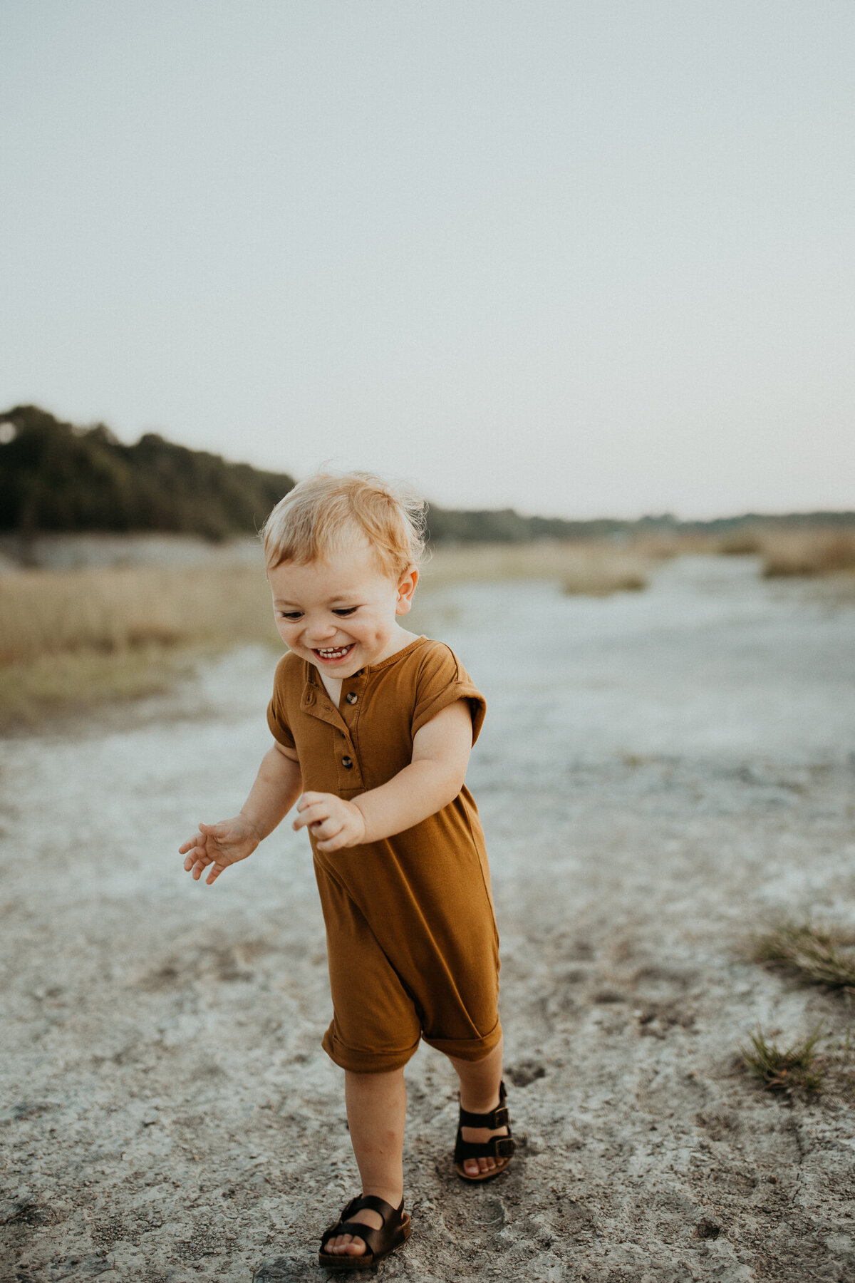 boy-running-family-photographer