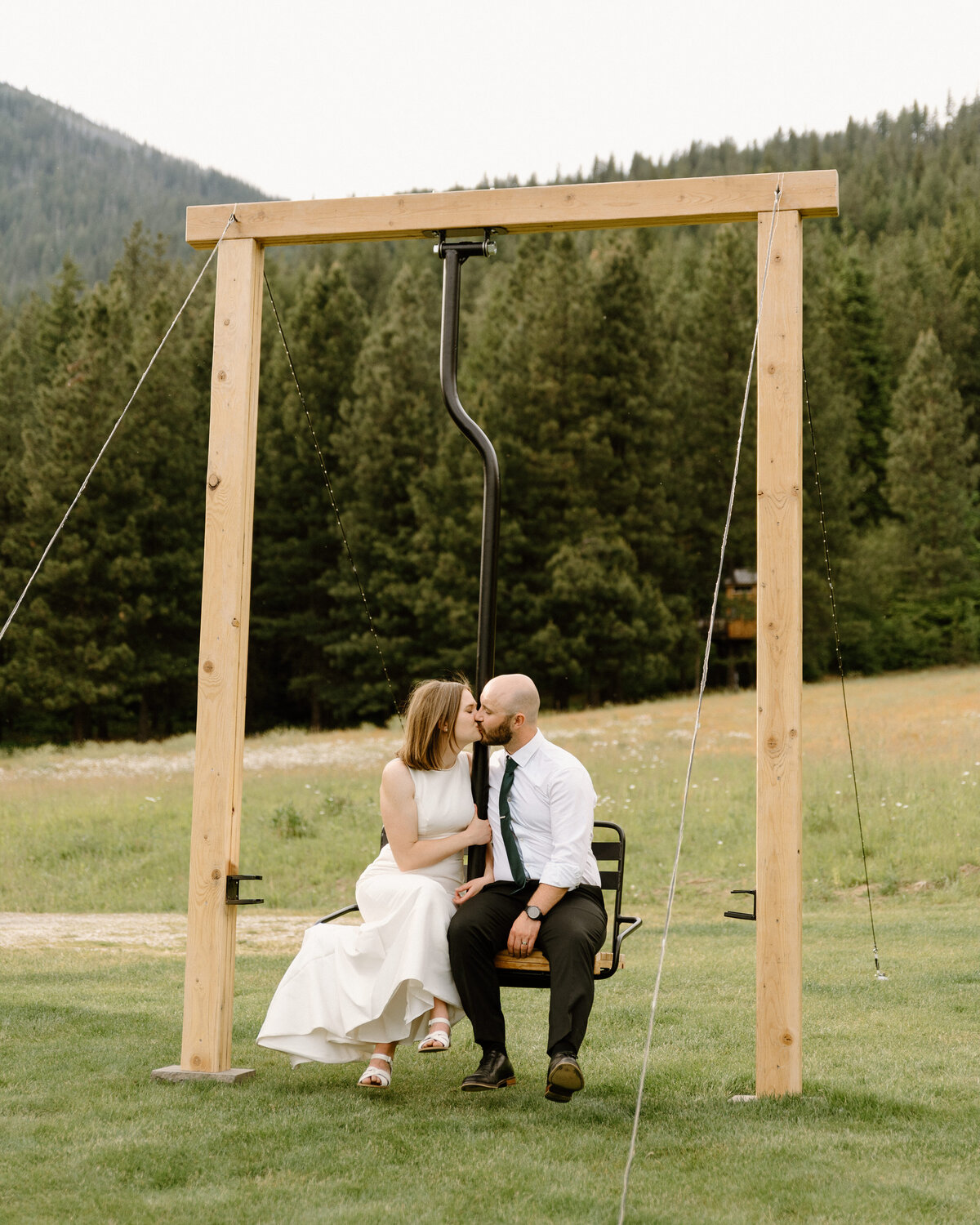 brown_family_homestead_leavenworth_washington_wedding_04