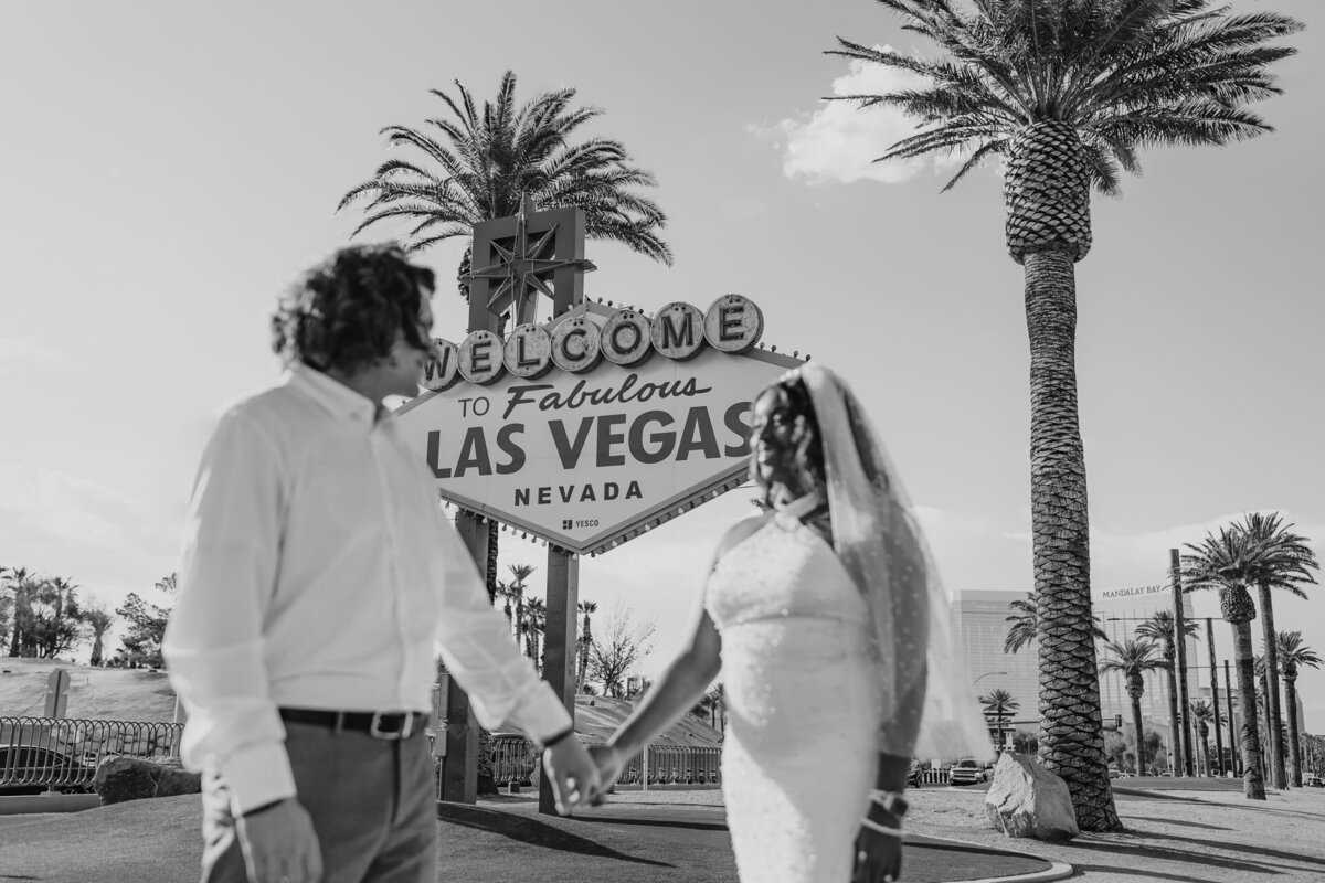 earth-to-madison-dallas-wedding-photographer-for-unique-couples5