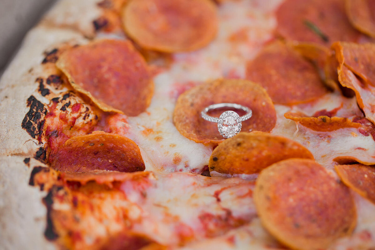 Pizza.Picnic.Engagement.Pictures.Austin.Photographer.23