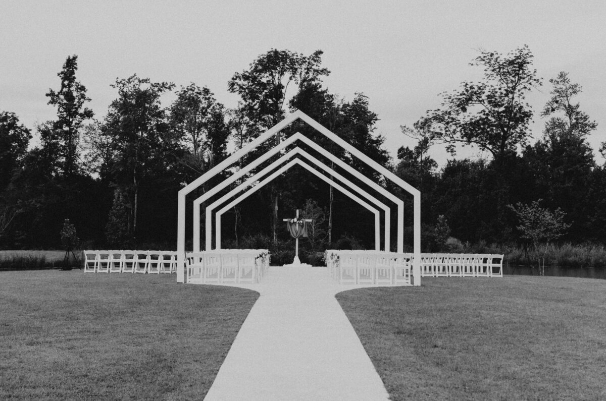 The Wells B&W-03