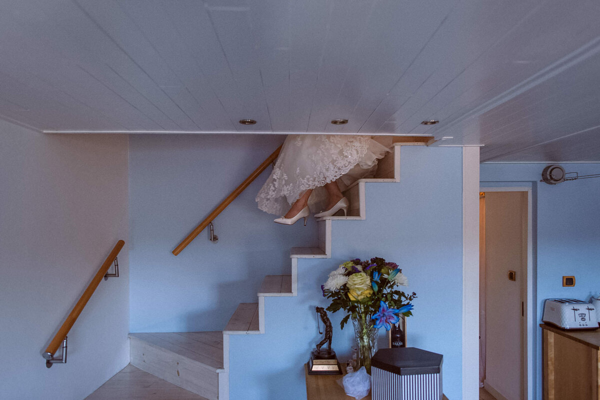 33 bride-walks-down-kinsale-steps