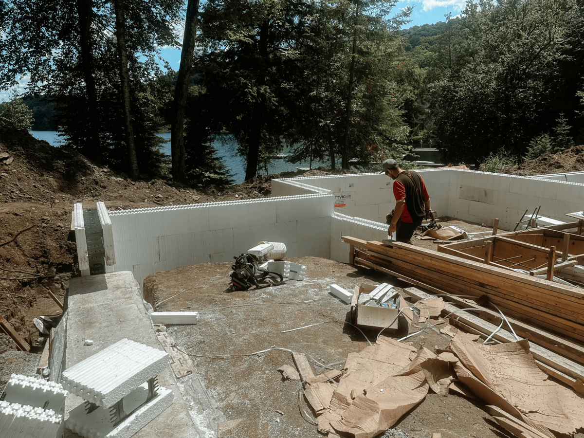 Craftsman-style custom home in Haliburton Highlands with premium materials and precise construction.
