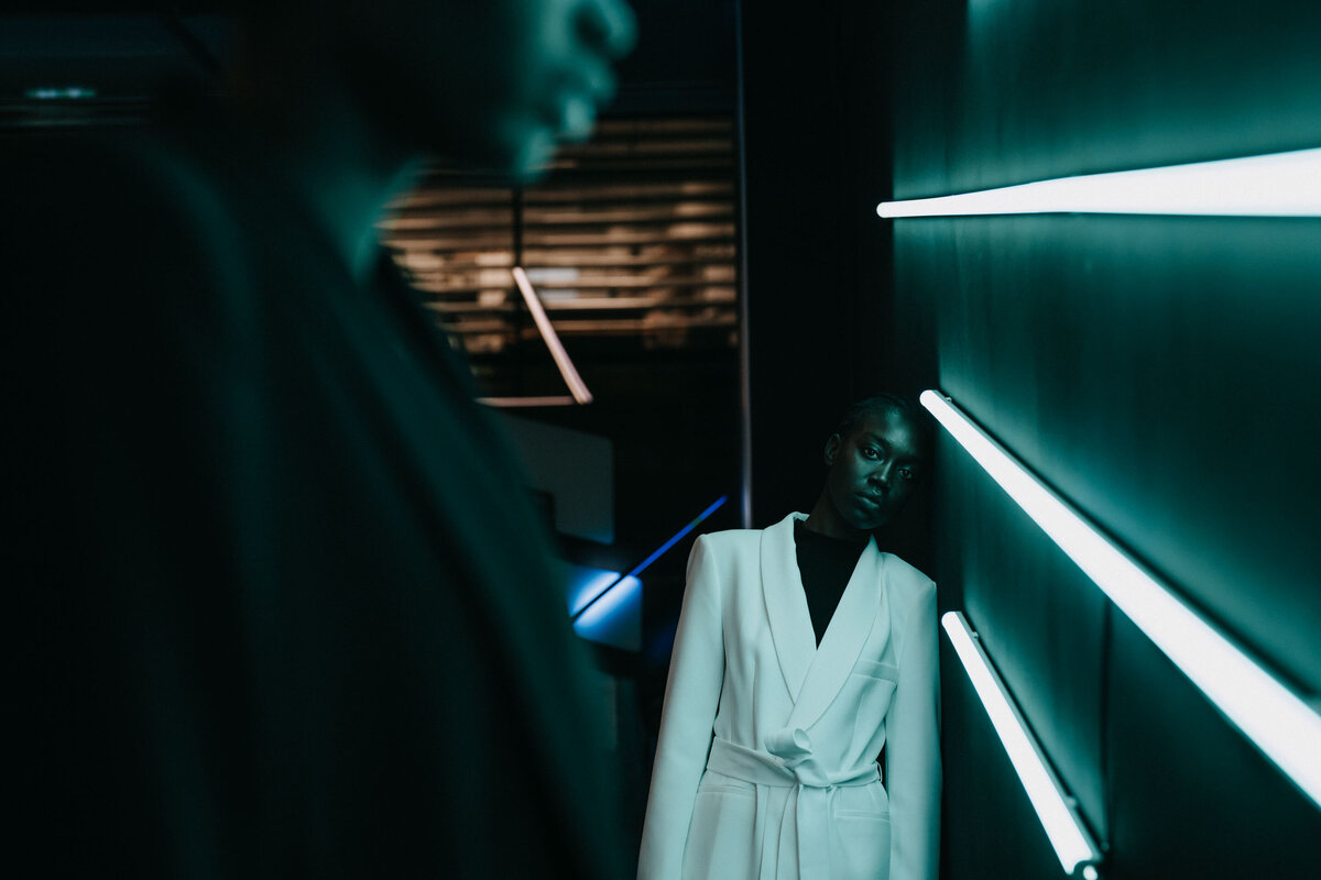 contemporary shooting in Berlin Roberto Panciatici Studio neon lights