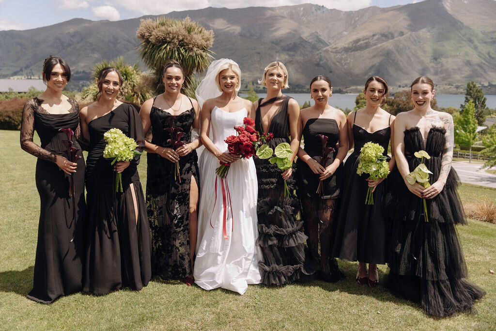 beautifulbrideonherweddingdayinqueenstownwithhairandmakeupnaturalandsoftfrommakeupartistpaigeshipstone30