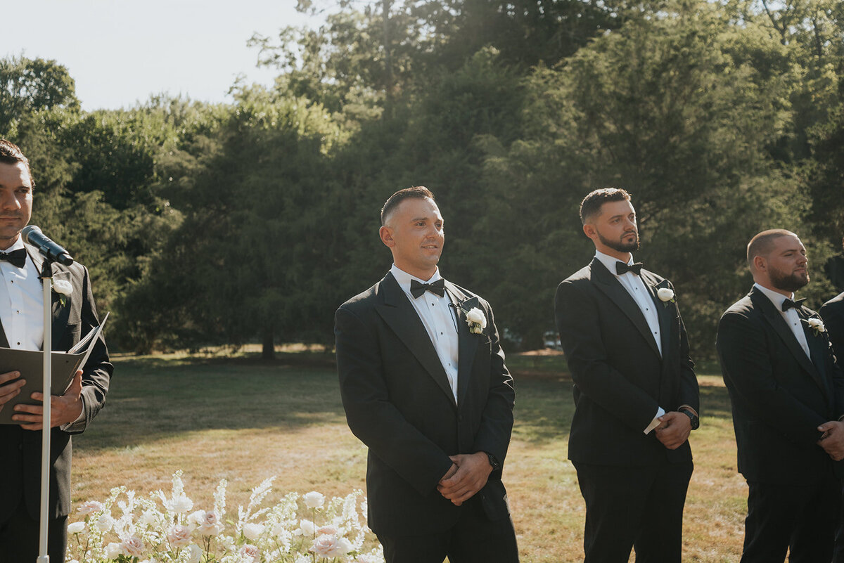 MODERN-GARDEN-MANSION-SUMMER-WEDDING-LINDSAY-BESNIK_PHOTOS_BY_MARIA_B_LUNG_0218