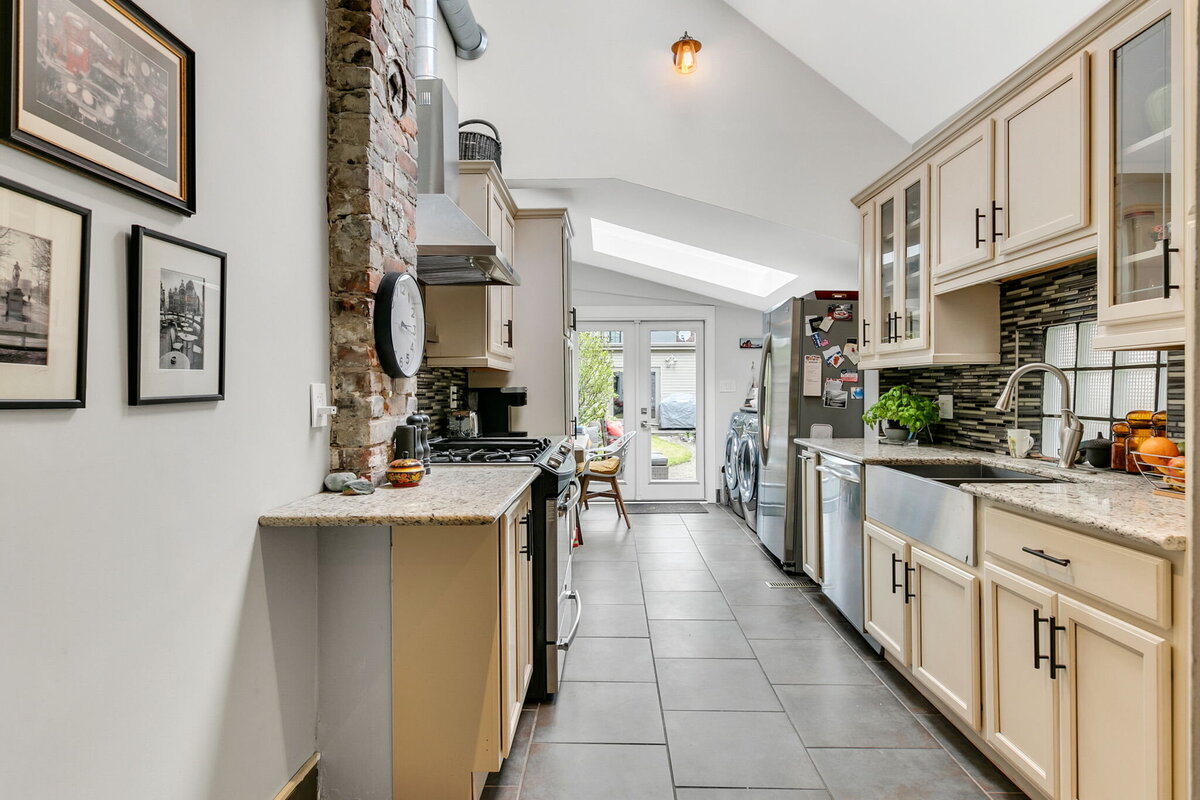 16-web-or-mls-15_001_Kitchen