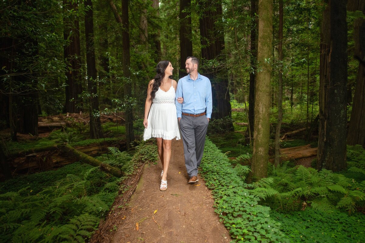 Engagement-Photographer-Avenue of the giants-redwoodsHumboldt-County-romantic-redwoods-elopement-Humboldt-redwoods_0140