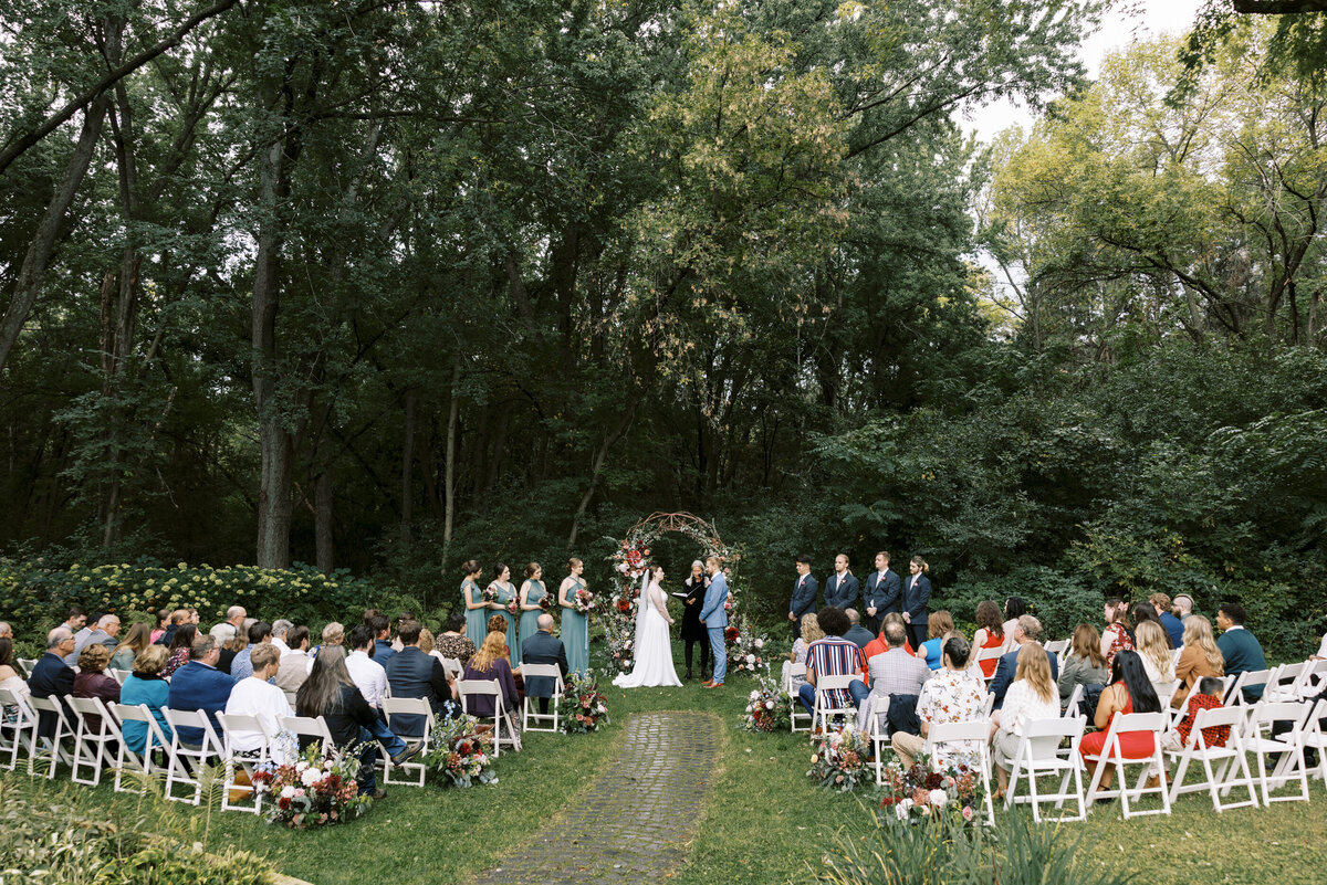 Outing lodge wedding in the rain in still water minnesota-6