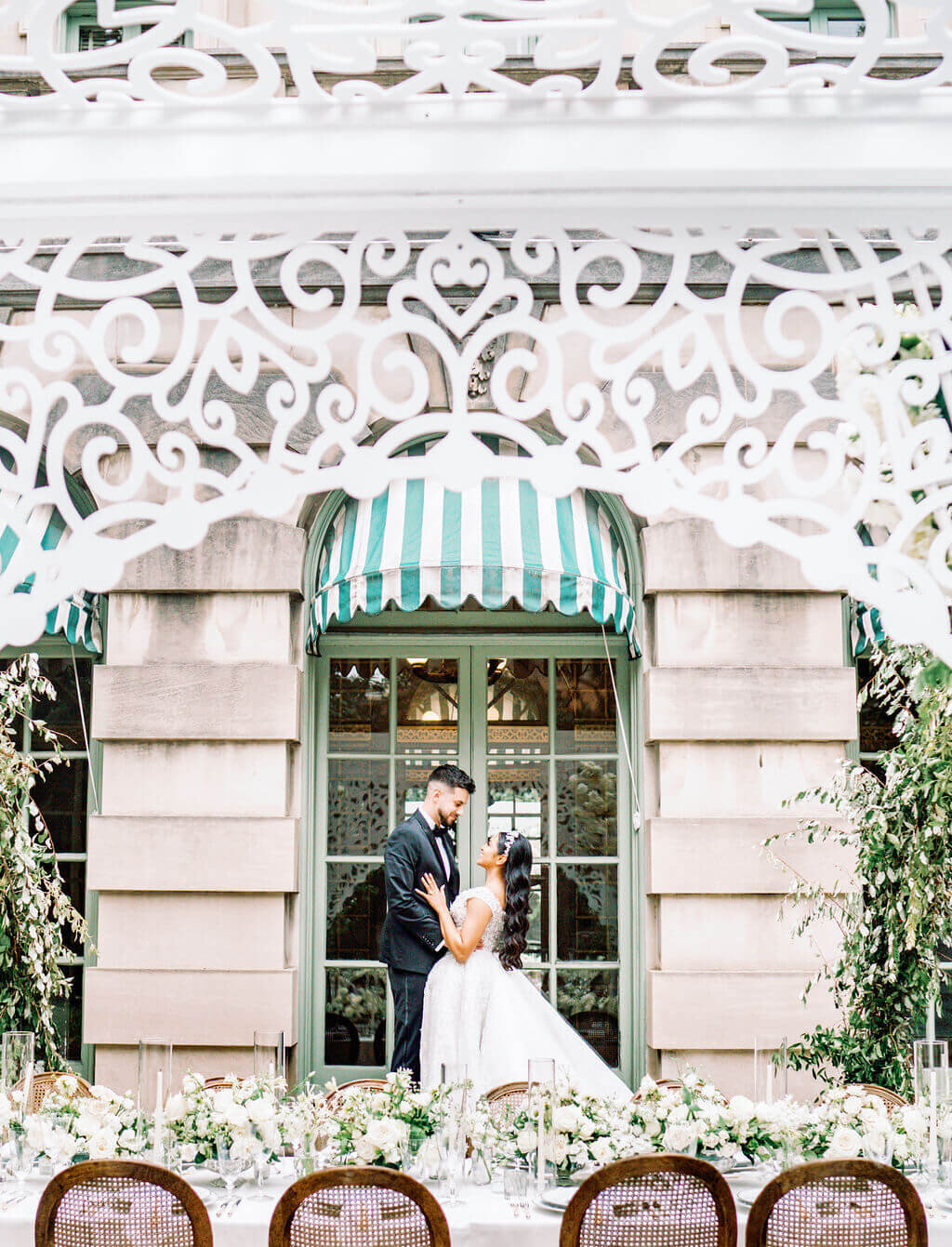 carolina-tyler-outdoor-wedding-reception-larz-anderson-house-springvale-floral-1