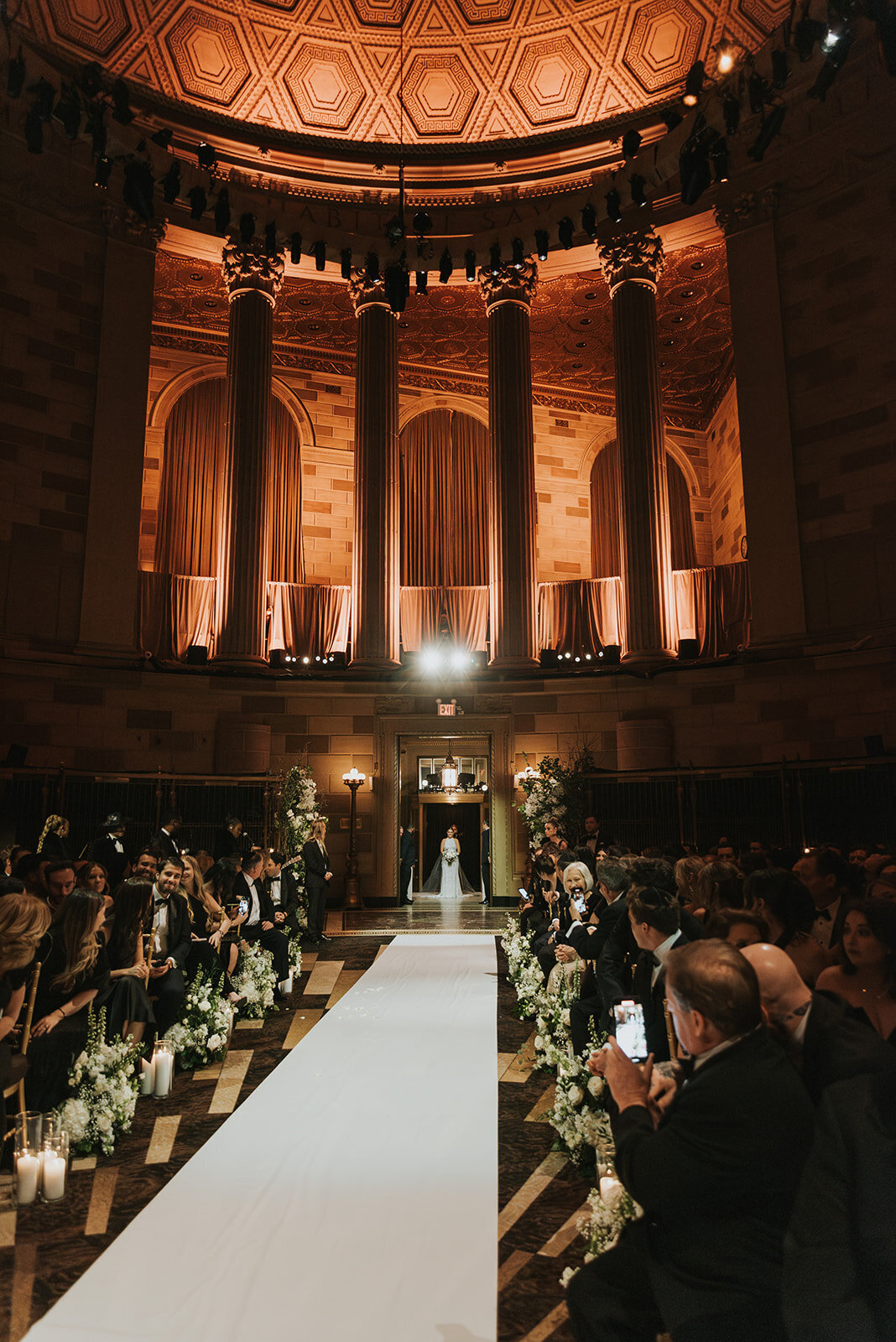 CORRIE-ZACH-NYC-WINTER-WEDDING-AT-GOTHAM-HALL_PHOTOS_BY_MARIA_B_LUNG_0696