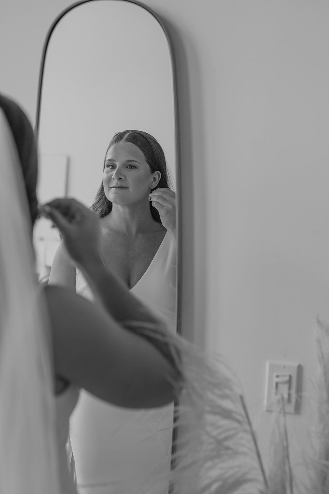 a-toronto1904-wedding-getting-ready-lovt-studio-the-symes-