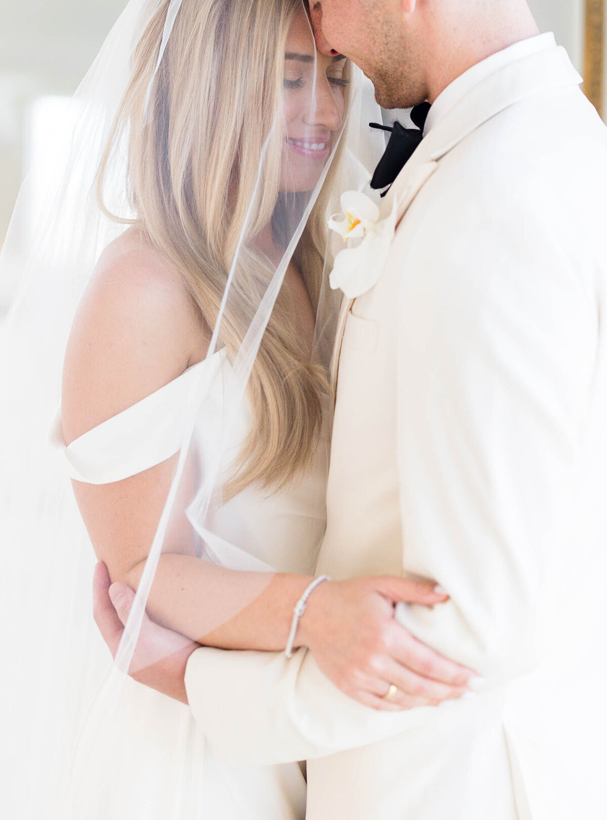98_bride-groom-portraits
