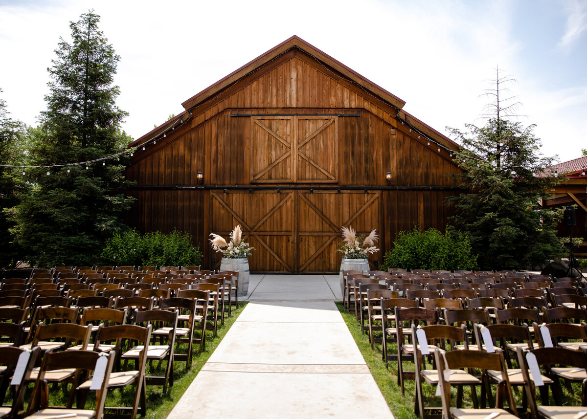 05282023_Emily+ZachWedding_GraceBarnCA_AnjaJensenPhotography-391