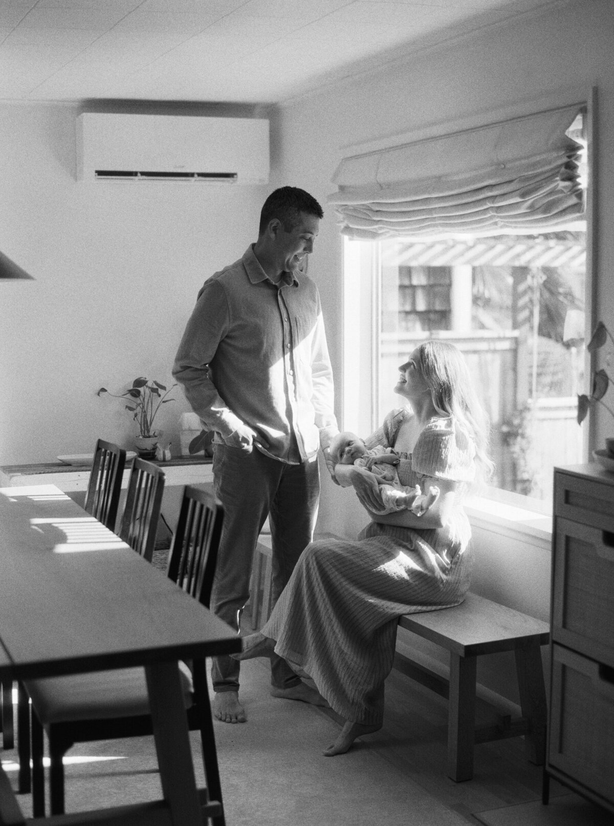black-white-film-newborn-lifestyle-photos-4