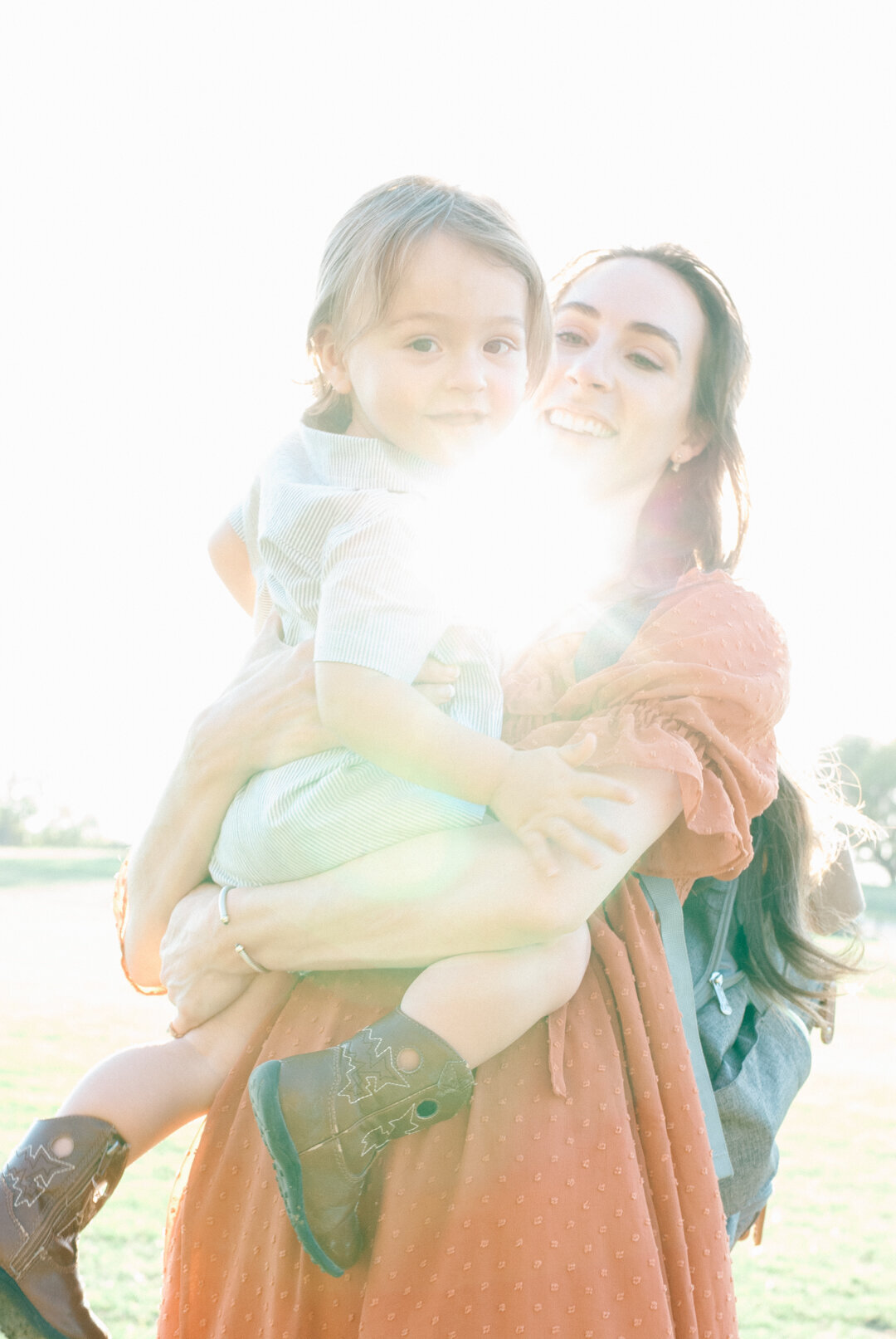 Family lifestyle photography captured by Marina Garcia Lazarine