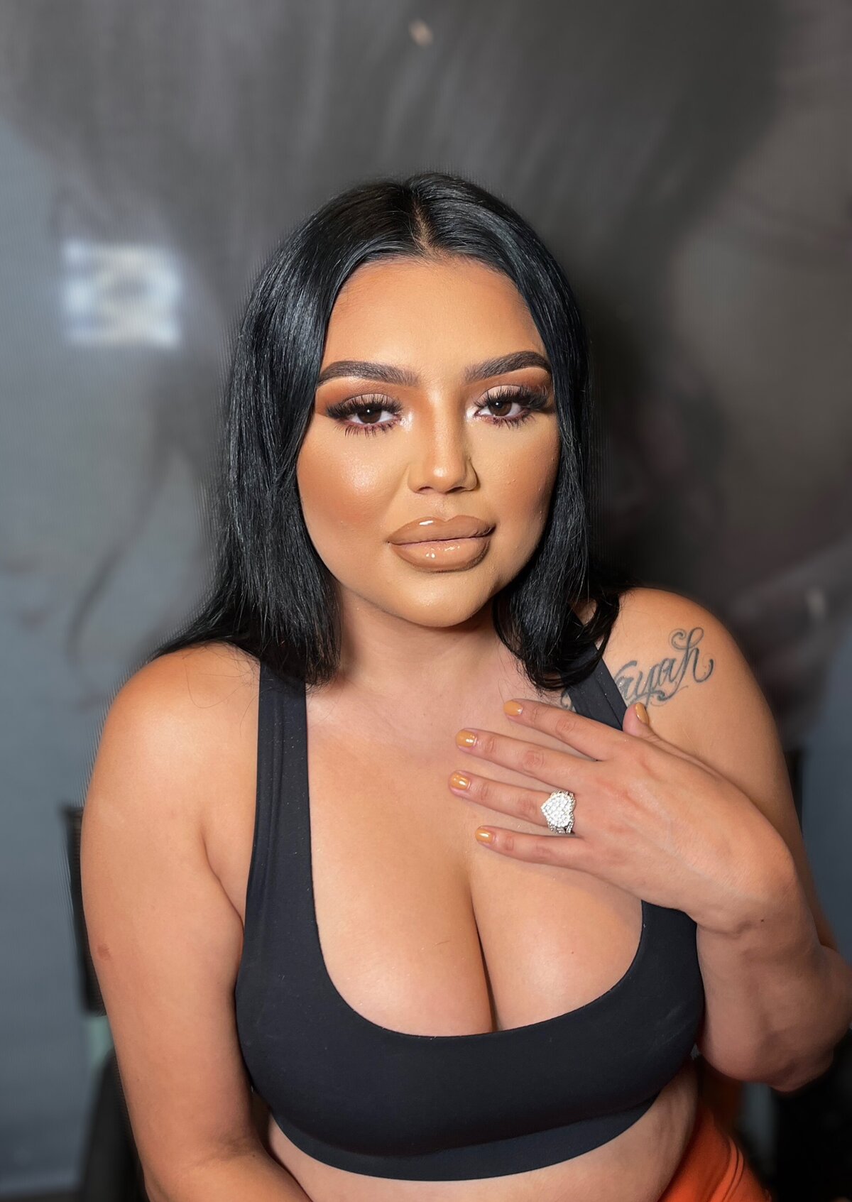 Facetune_12-08-2023-18-02-53 (1)