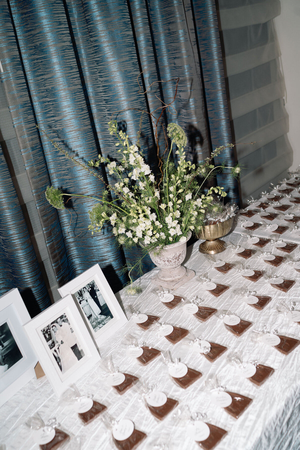 63-wedding-reception-favors