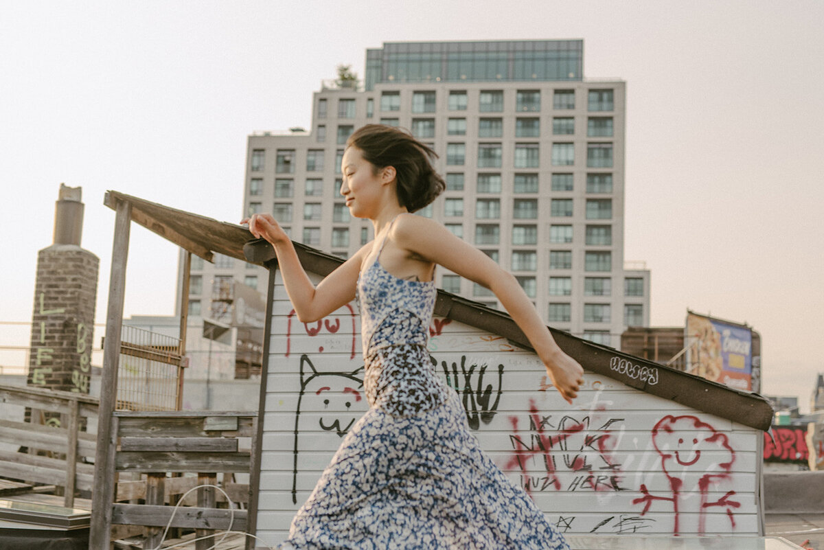 a-toronto-rooftop-engagement-session-downown-romatic-carefree-candid-authentic-2395
