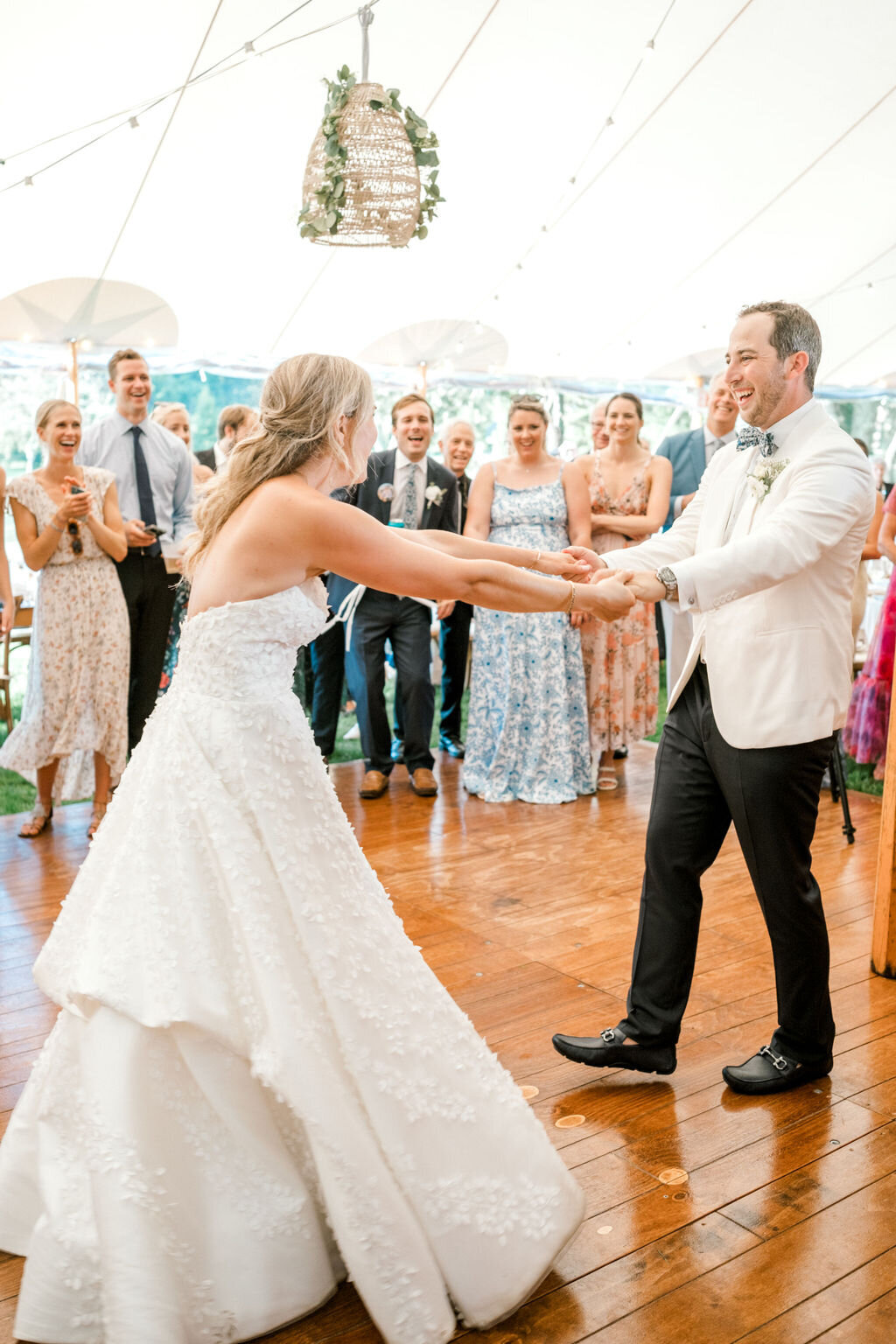 michelle-dunham-photography-cape-cod-wedding-photographer-orleans-smith-estate-tent-reception-23