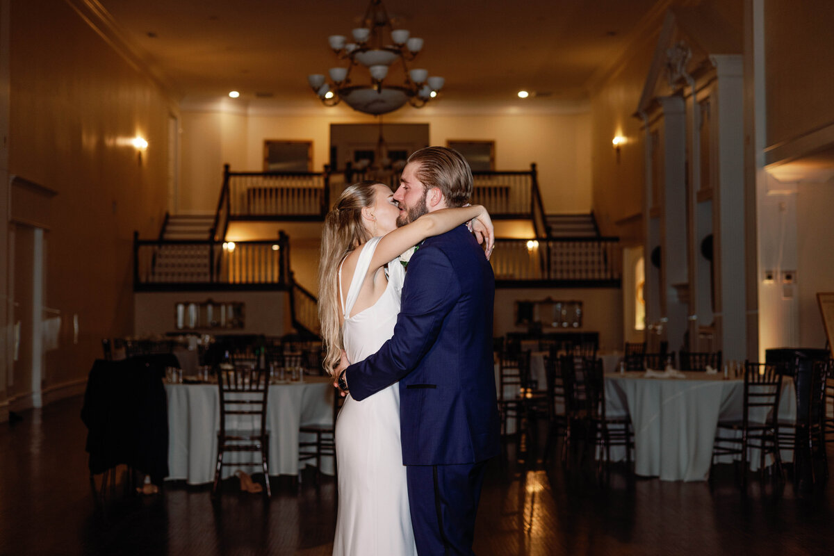 Springs-Valley-View-Wedding-Dallas-TX-The-Bergerons-17