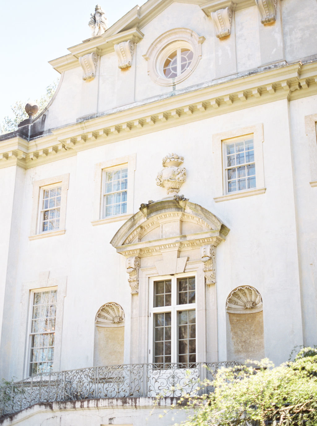 Swan House Wedding Venue with Gradient and Hue