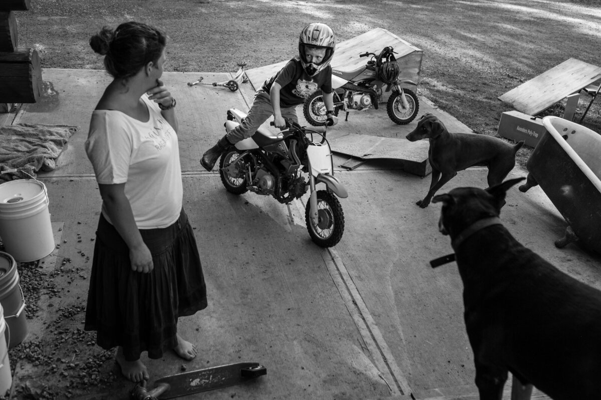 worlds-best-doucmentary-photographer-kirsten-lewis004
