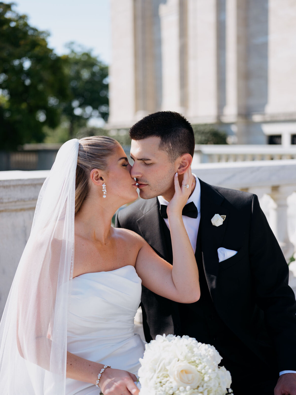Wedding day portraits at the Cleveland Art Museum