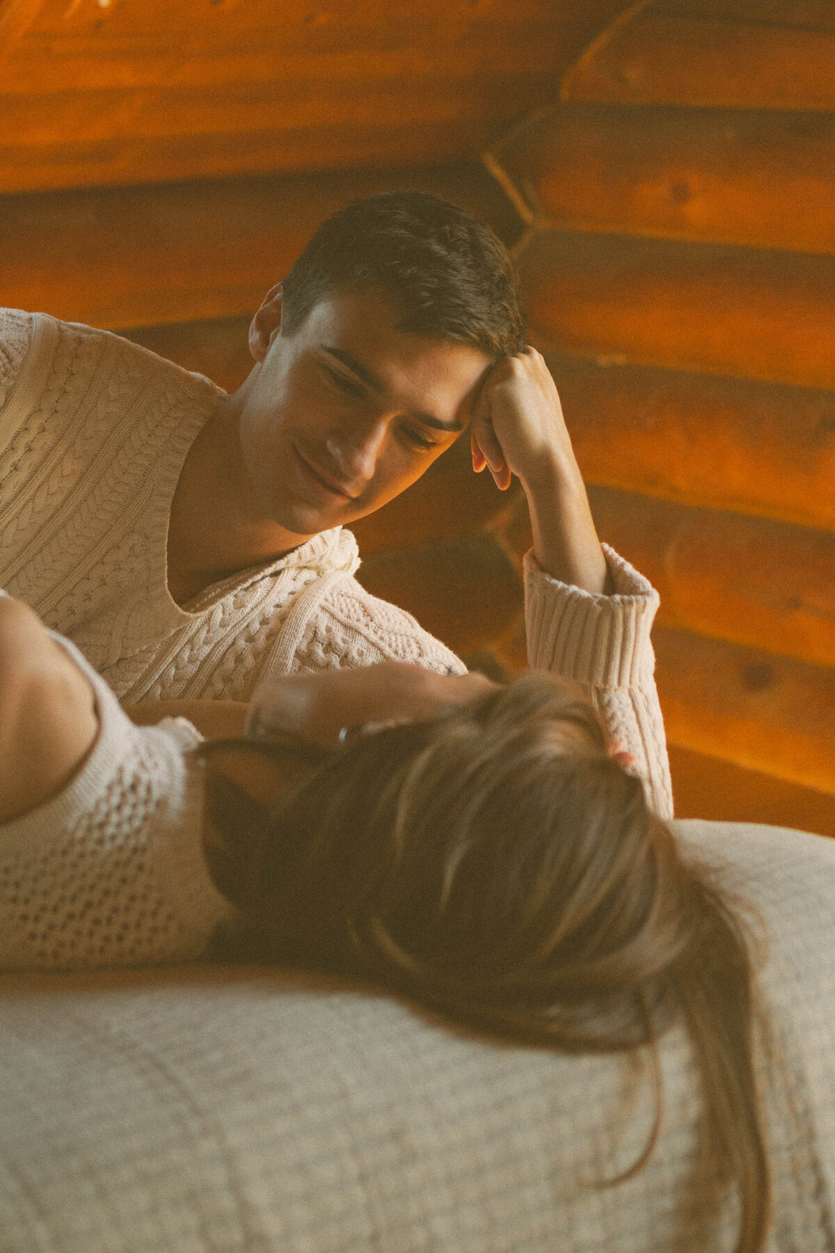 Cozy-Cabin-Couples-Session-in-Snowy-Mountains-of-Utah231205--0098
