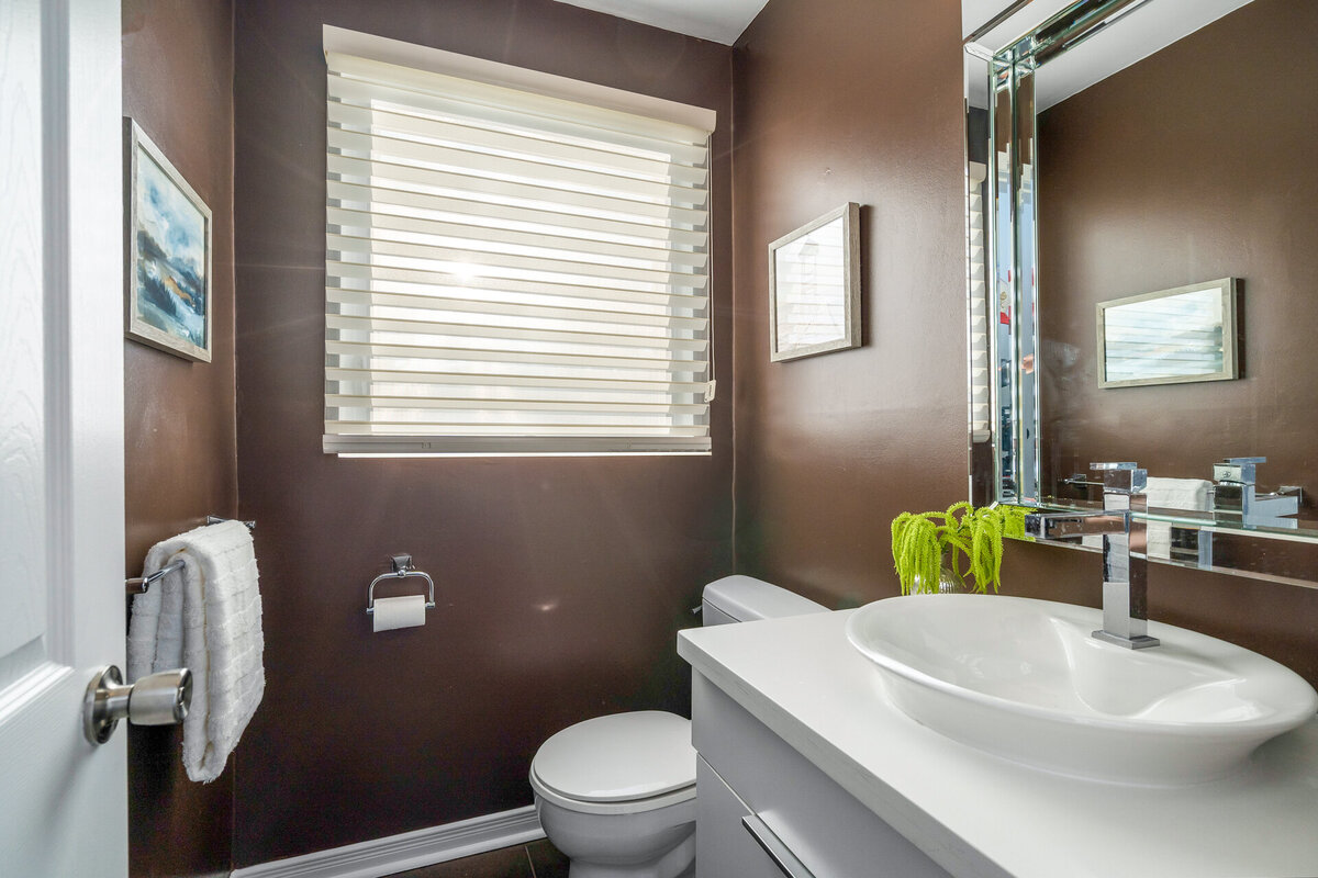 065_Powder Room
