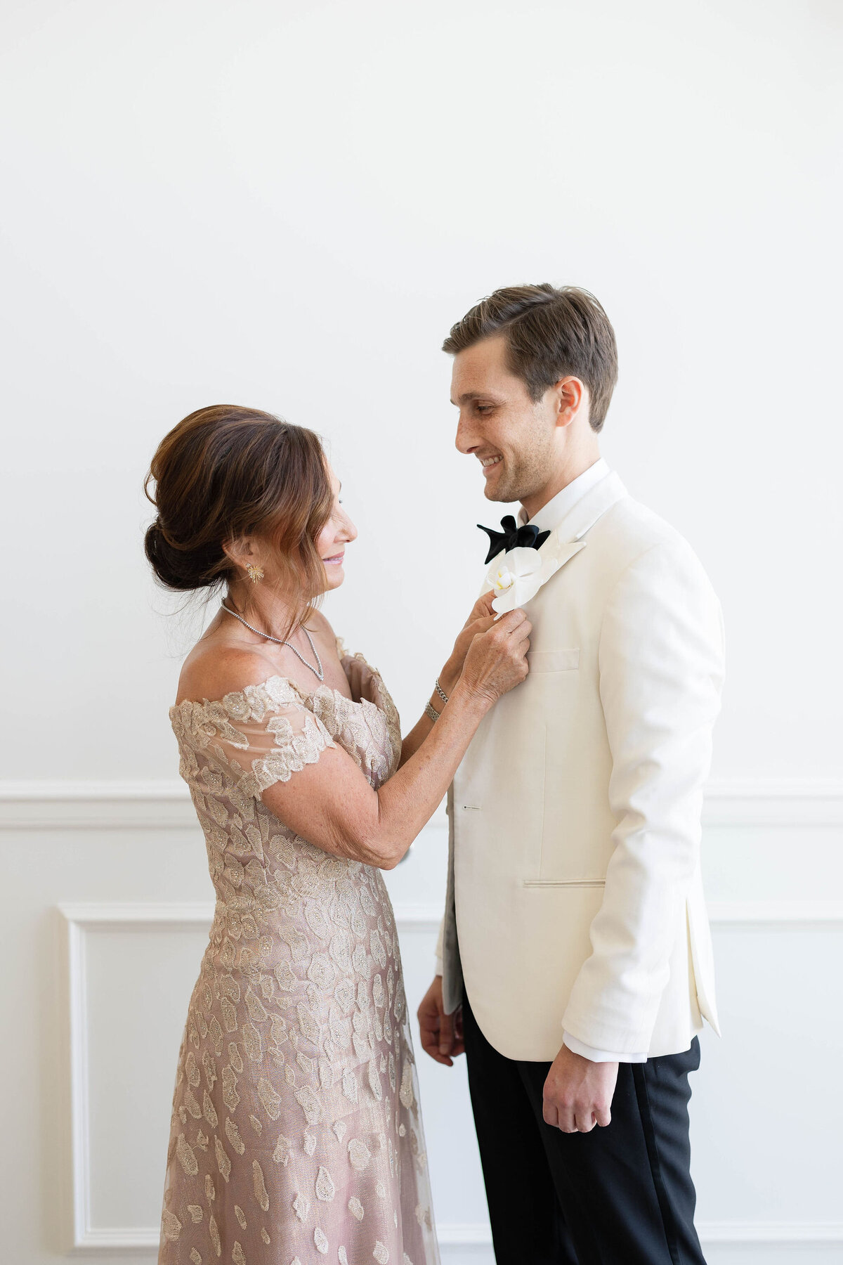 34_groom-getting-ready