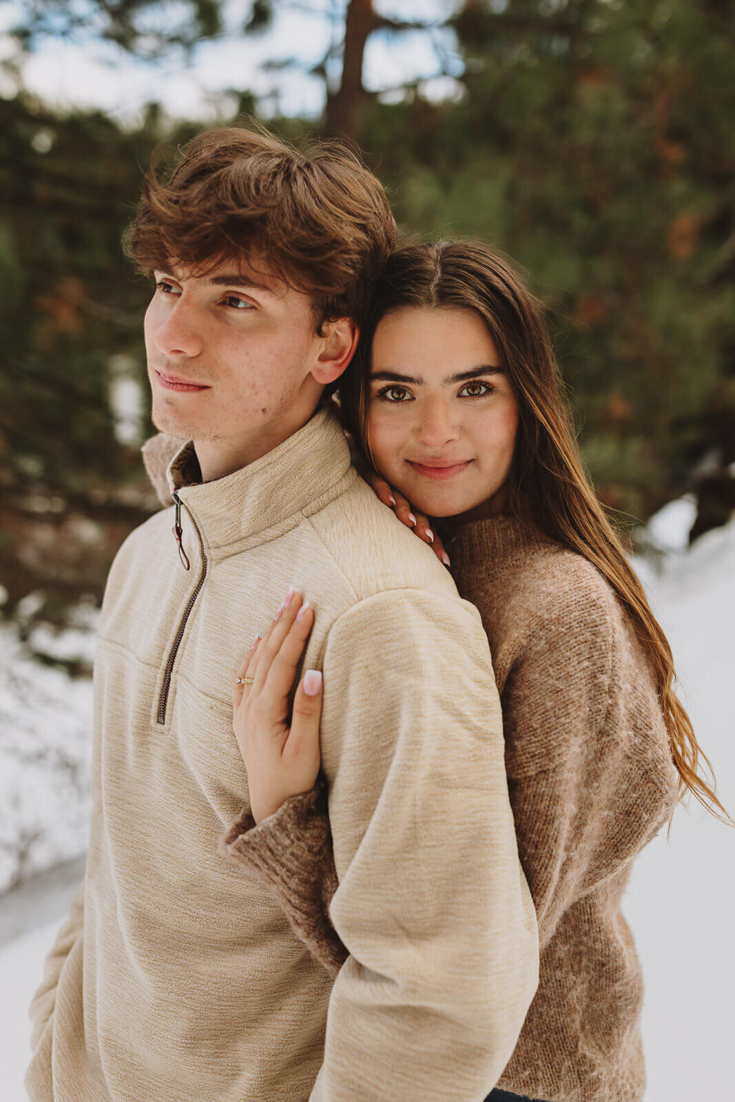 Playful-Winter-Engagement-Blewett-Pass-Teresa-Bicchieri-Photo-2