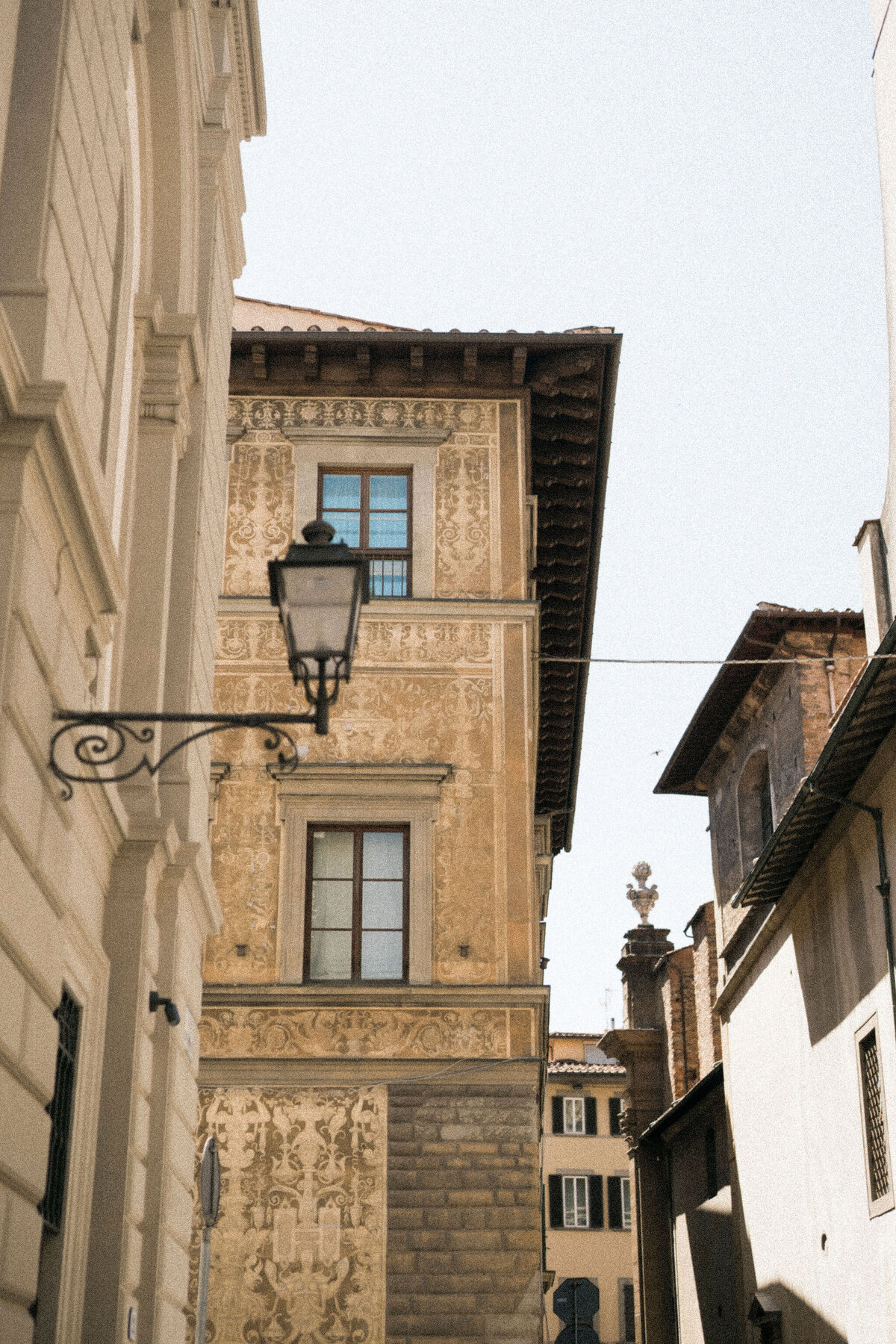 066-Hotel-Santa-Maria-Novella-Florence-Destination-Wedding-Italy-Cinematic-Editorial-Luxury-Fine-Art-Lisa-Vigliotta-Photography