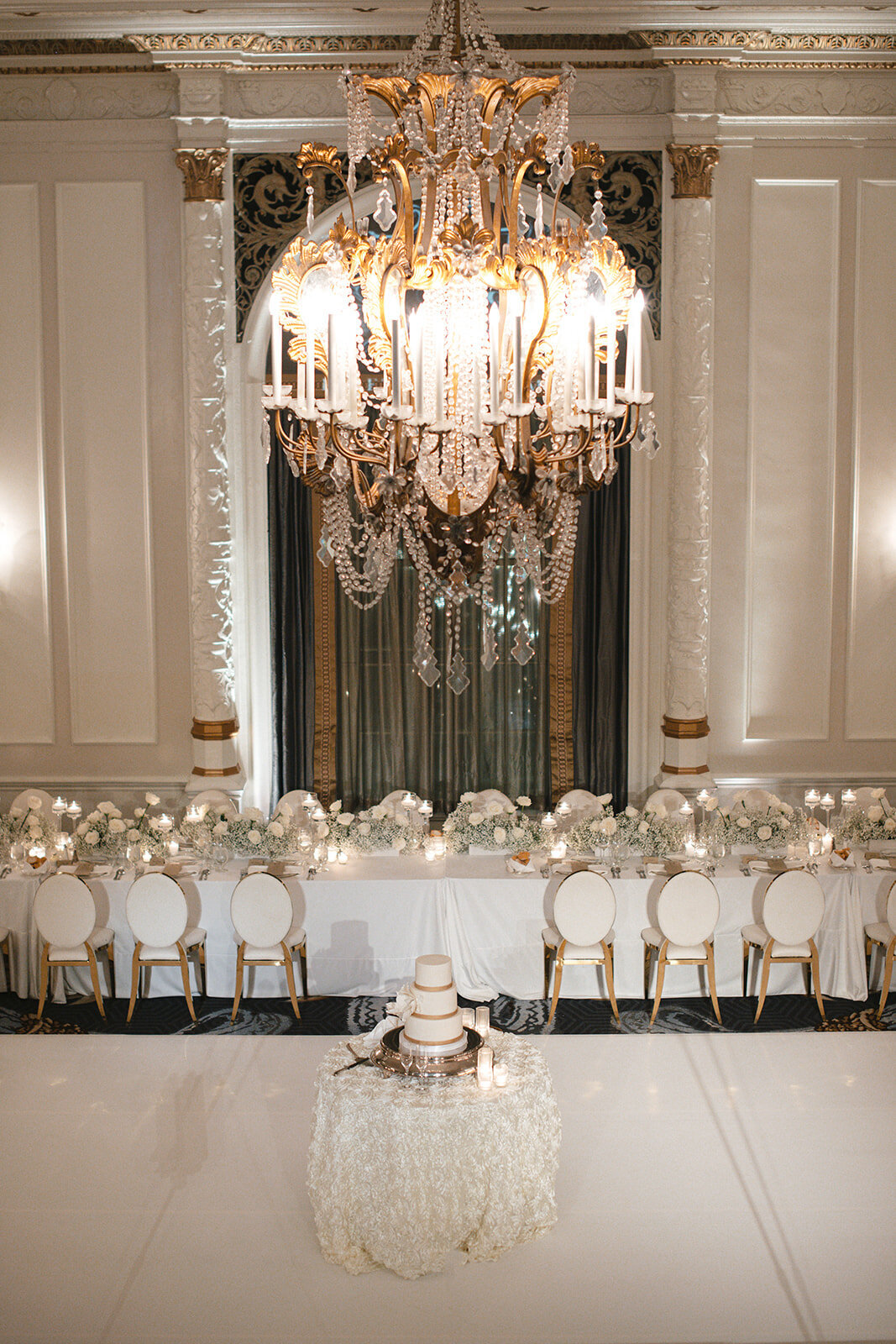 Grand-White-Wedding-Fairmont-Hotel-Flora-Nova-Design-Seattle-00030