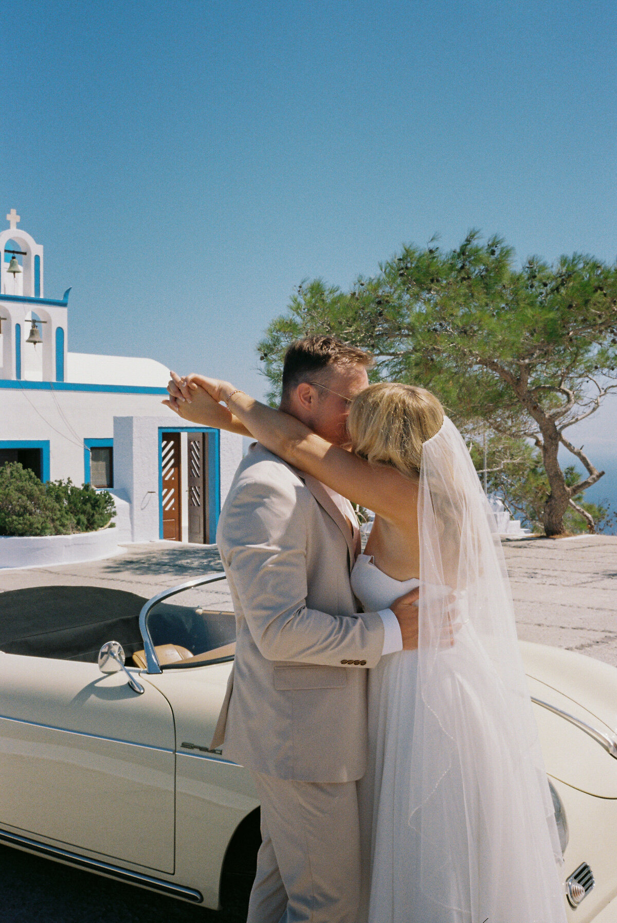 santorini-summer-elopement-film-greece-island-elegant-timeless-vintage-60