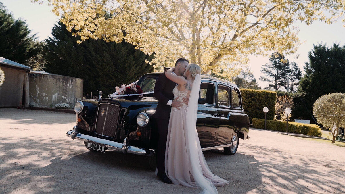 Jess+Luke-Blue-Mountains-Seclusions-The-Beginning6