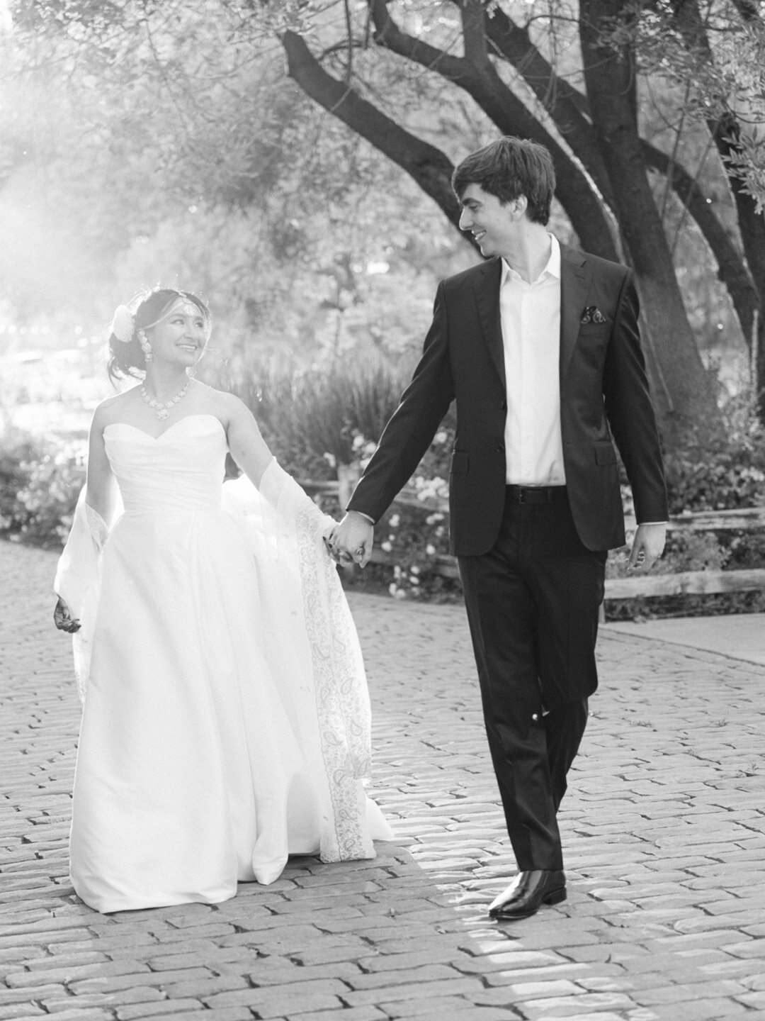 A breathtaking Destination Wedding , where Junmi and Chris exchanged vows against the backdrop of the Vineyard Captured with a timeless, editorial eye by Michael Asmussen, an internationally recognized destination wedding photographer specializing in luxury celebrations. Explore more of Michael’s work in Palm Springs, Los Angeles, Japan, Las Vegas, Seoul and beyond.