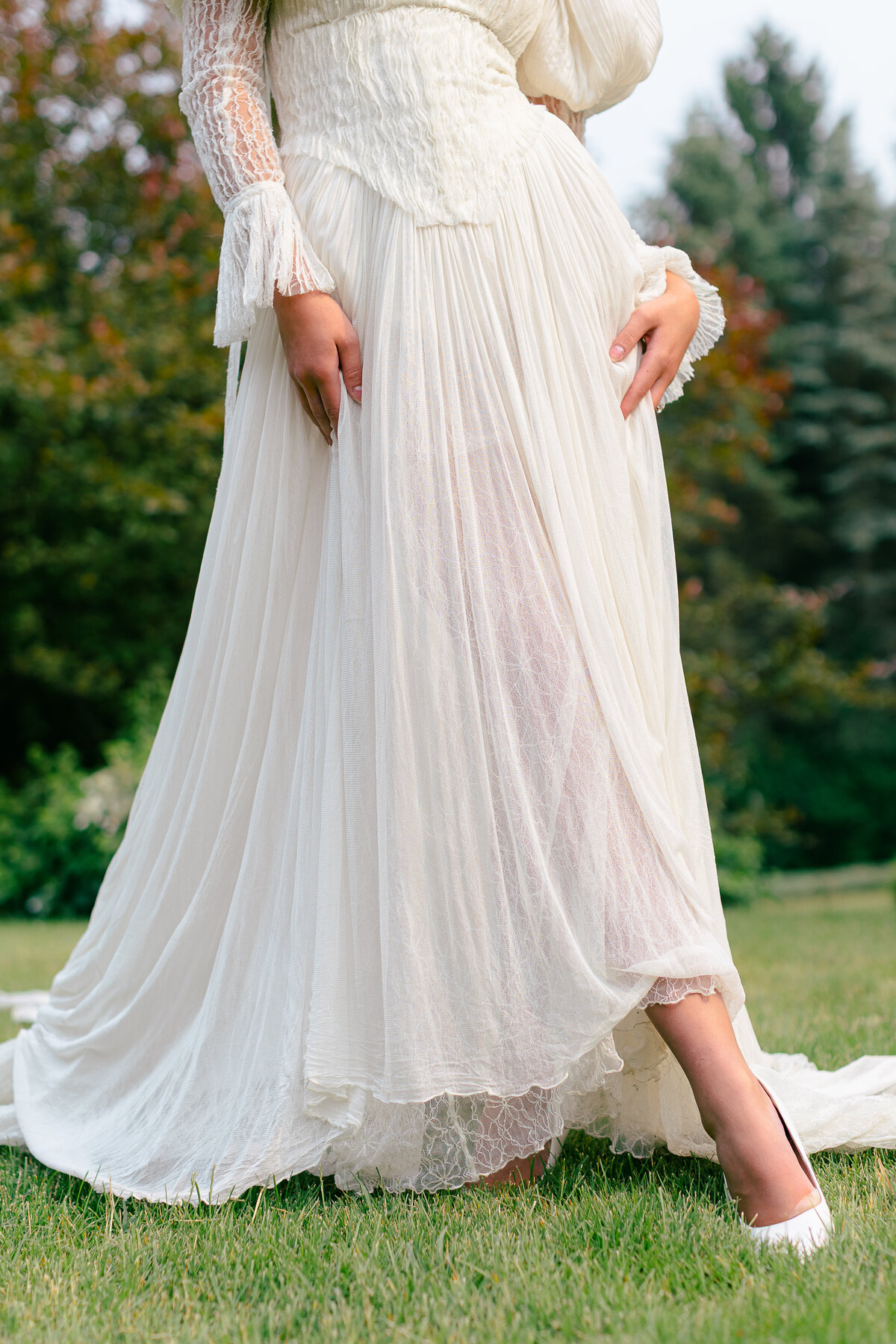 Jordyn_Dryden_Traverse_City_Michigan_Wedding_Photographer-9