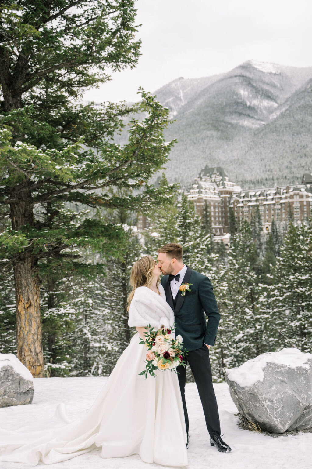 raven-alexandra-signature-weddings-calgary-banff-jasper-alberta-saskatoon-saskatchewan-luxury-wedding-planner-m-and-j-wedding-503