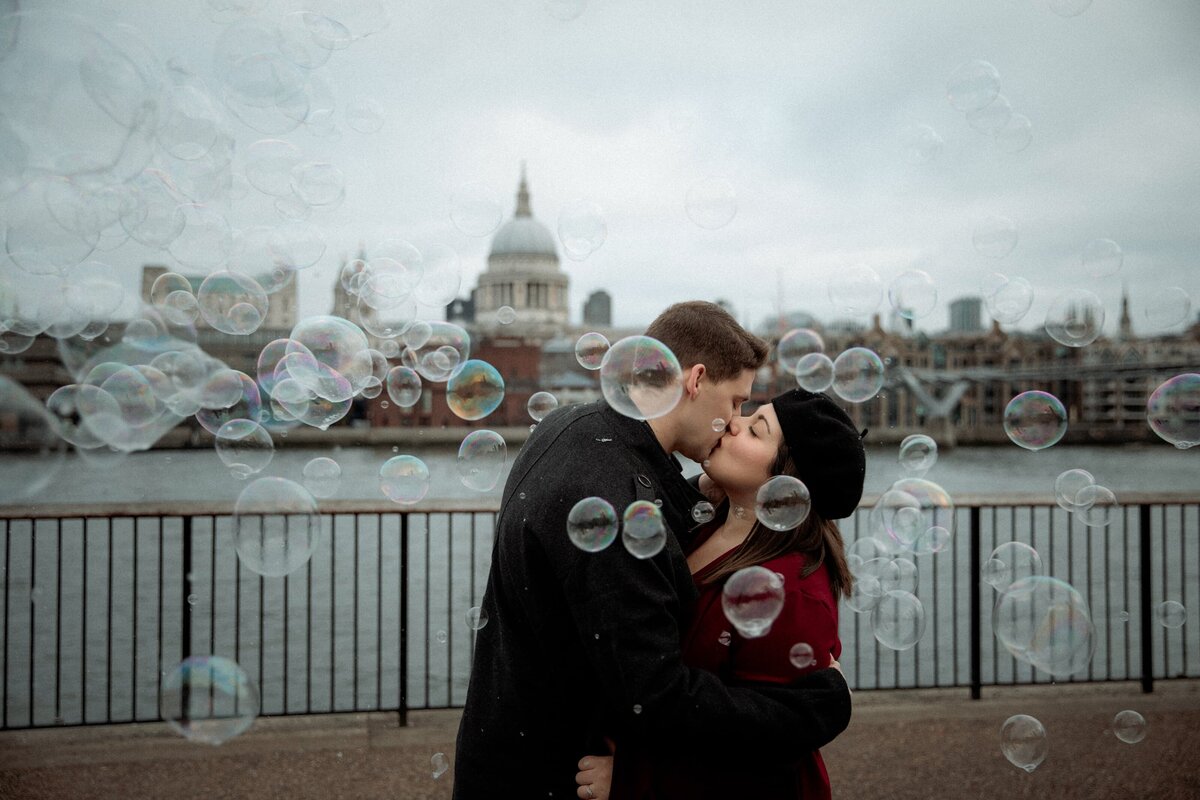 Winter elopement photography in London with st paul's cathedral in the background