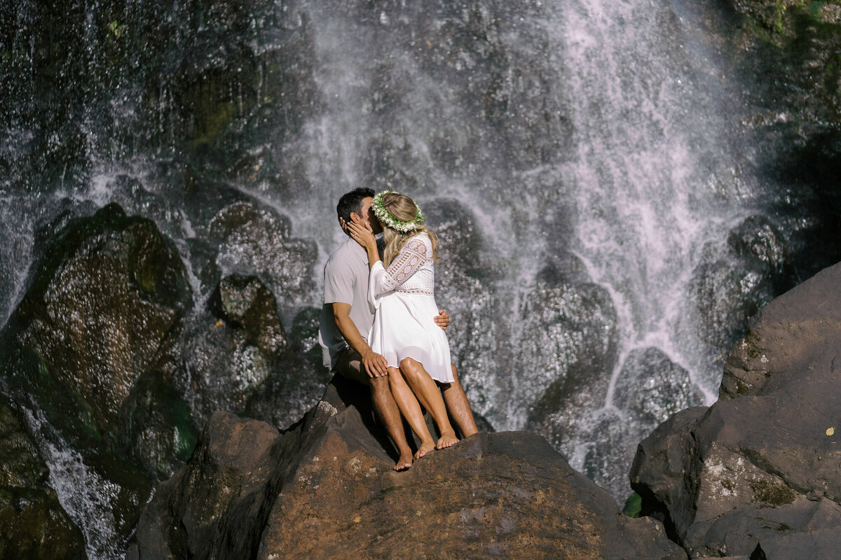 oahu-engagement-session-private-estate-3