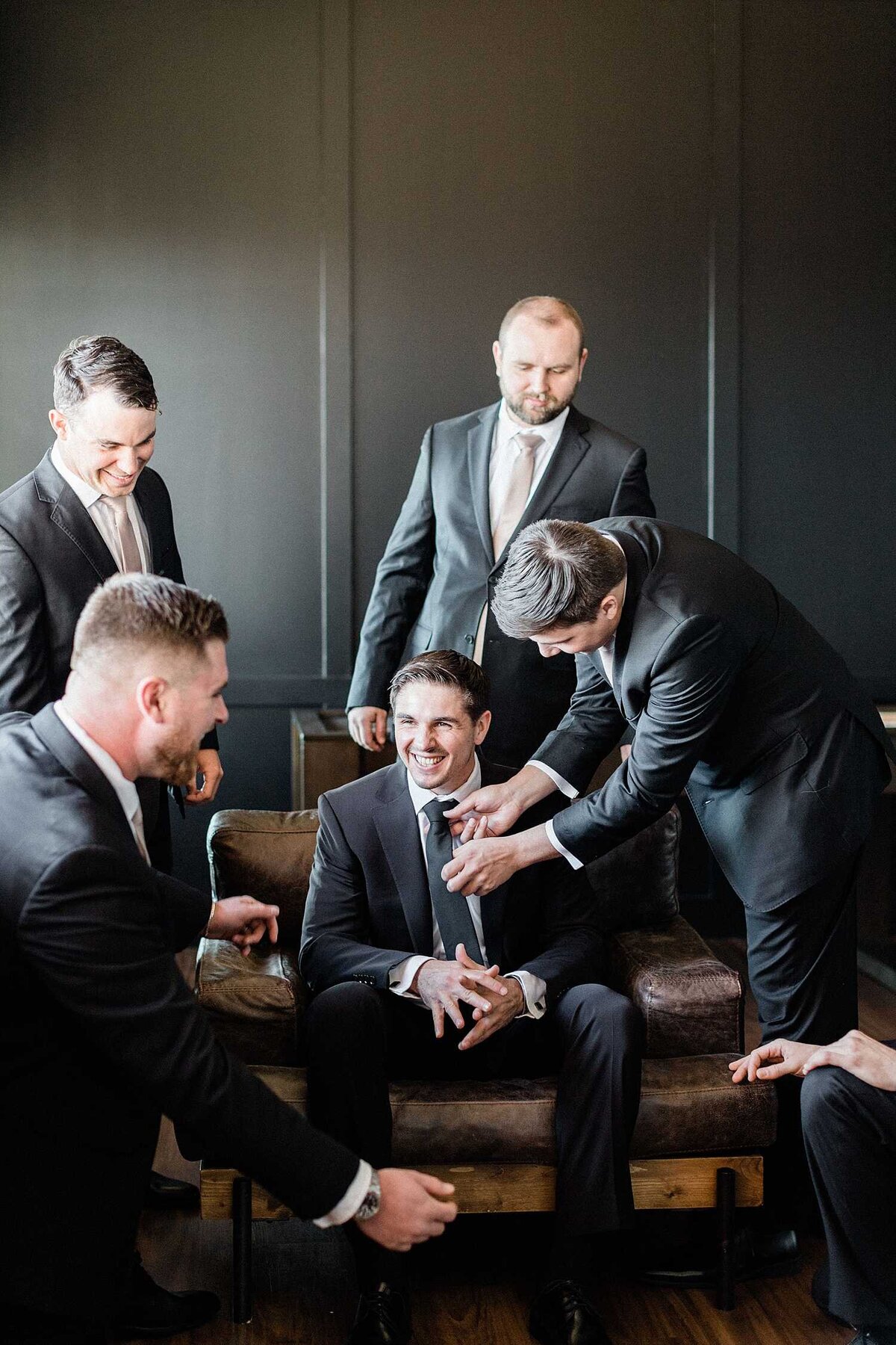 tennesse-destination-wedding-venues-groomsmen (1)