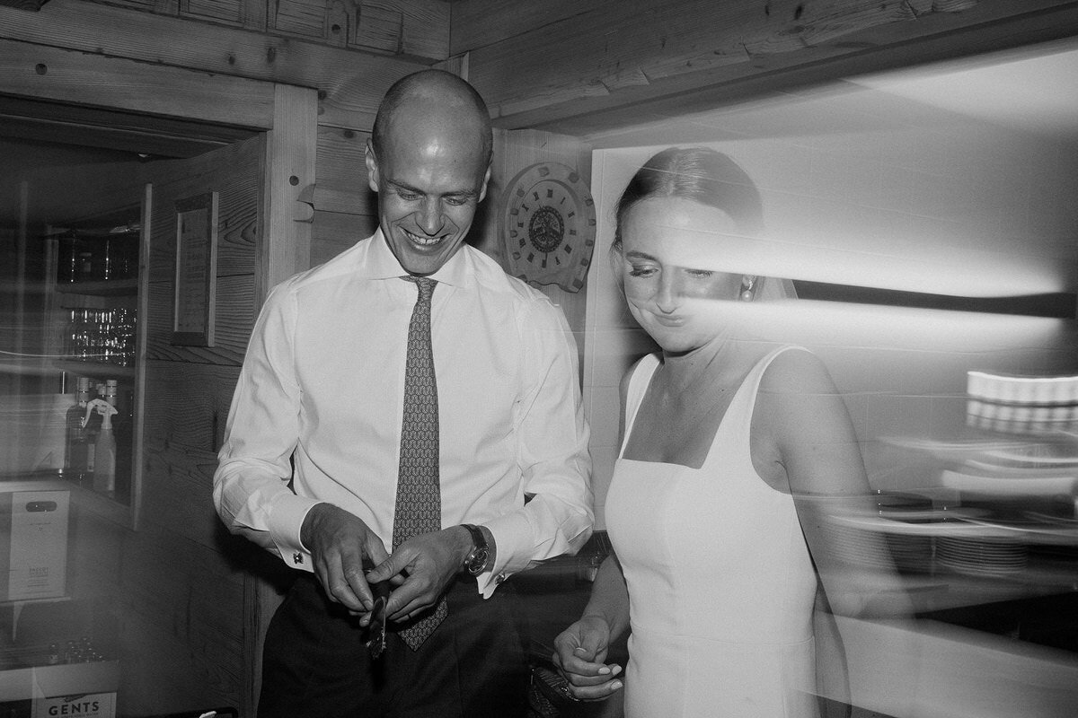 wedding-reception-bride-and-groom-blackwhite-laurianevega